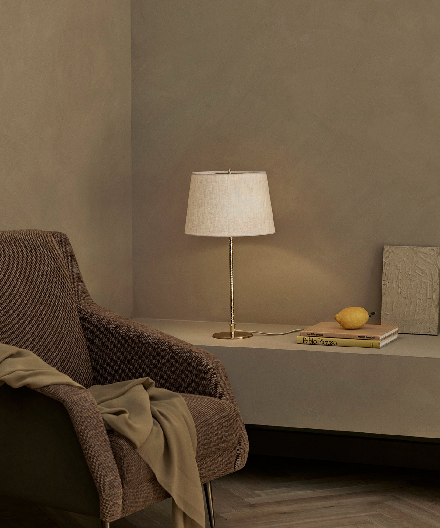 9205 Table Lamp