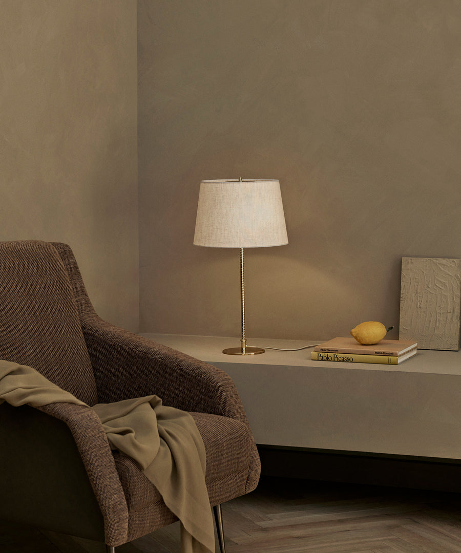 9205 Table Lamp