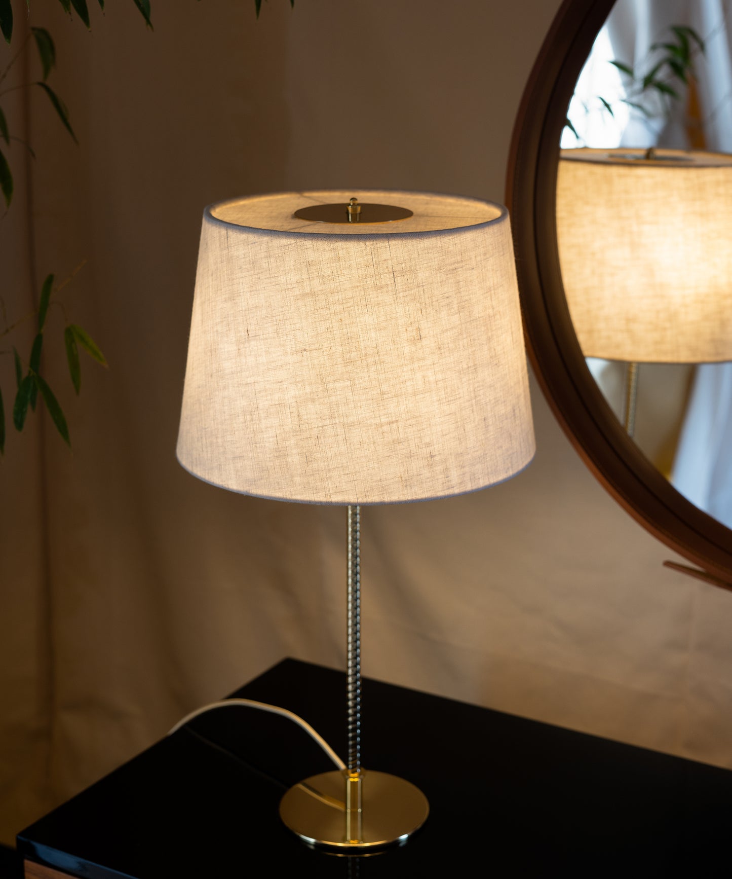 9205 Table Lamp