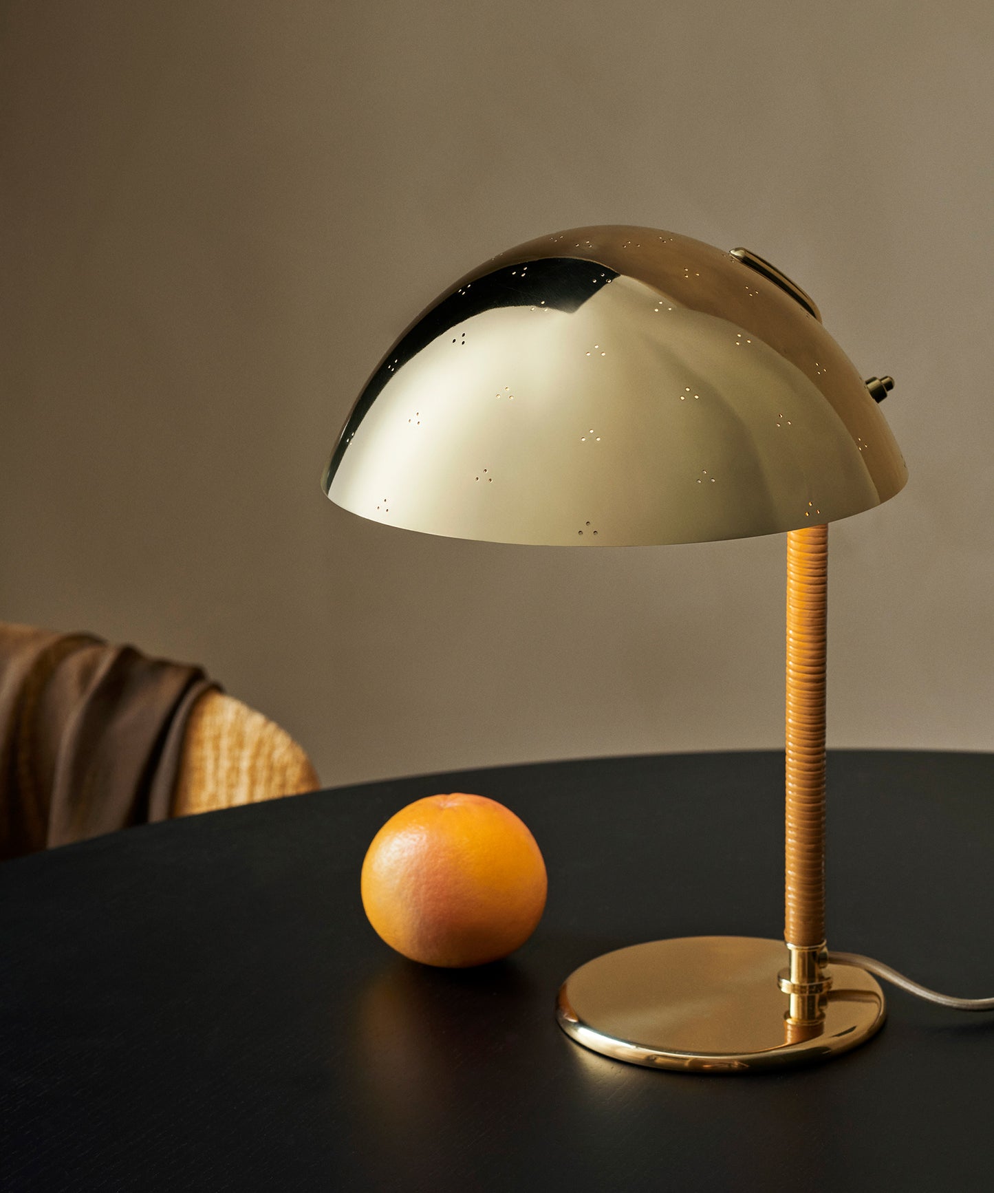 9209 Table Lamp