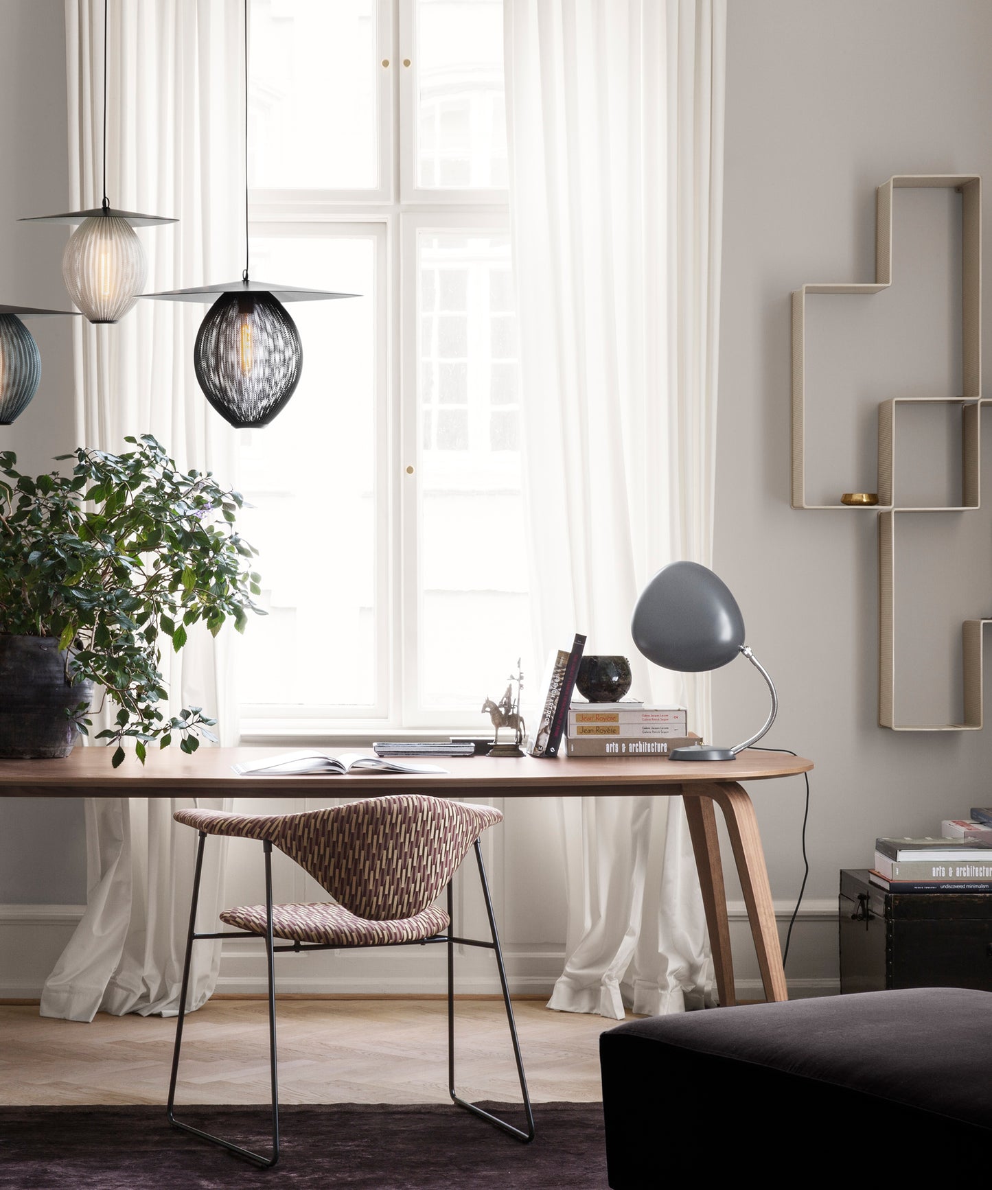 Cobra Table Lamp