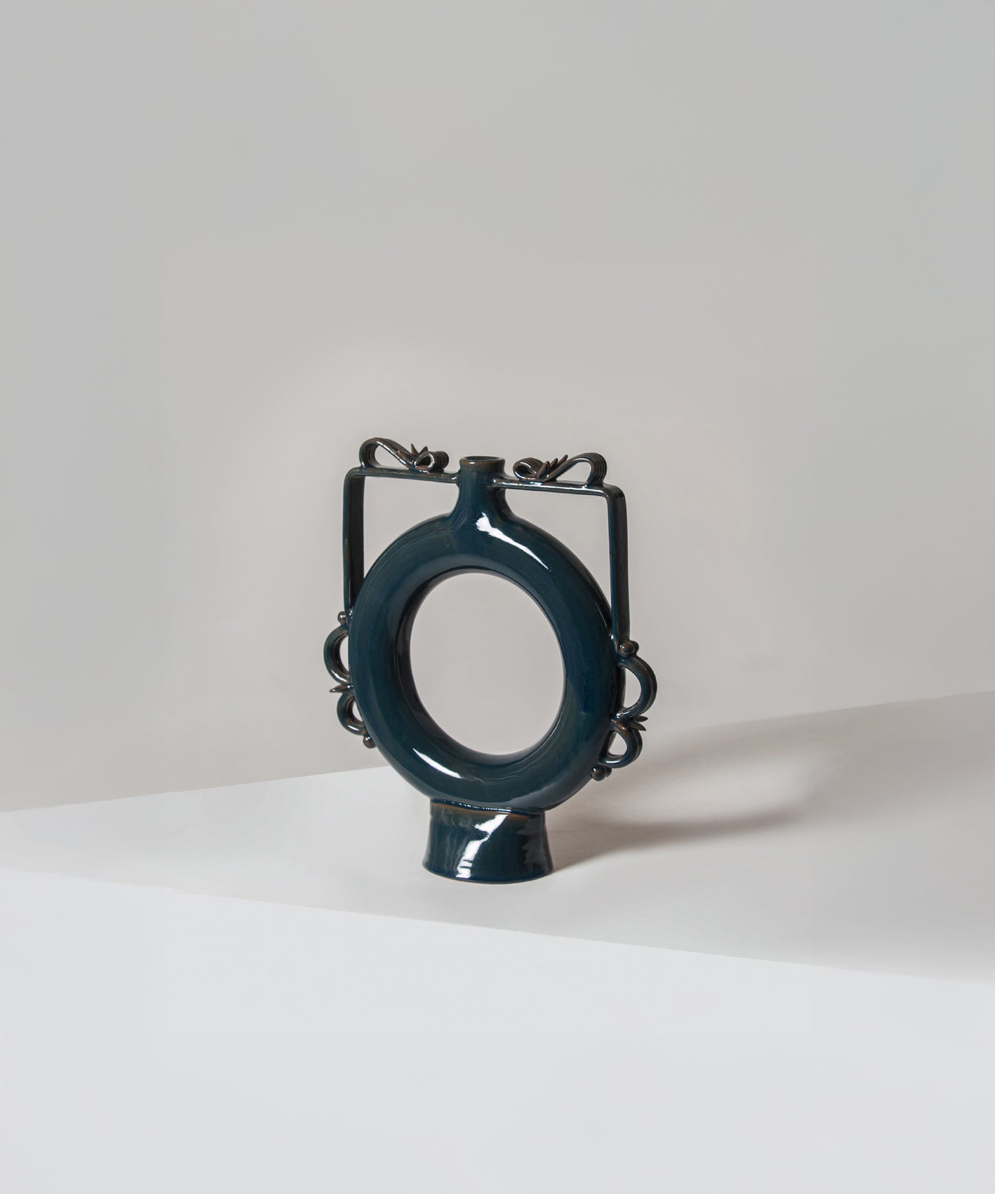 Siri Vase