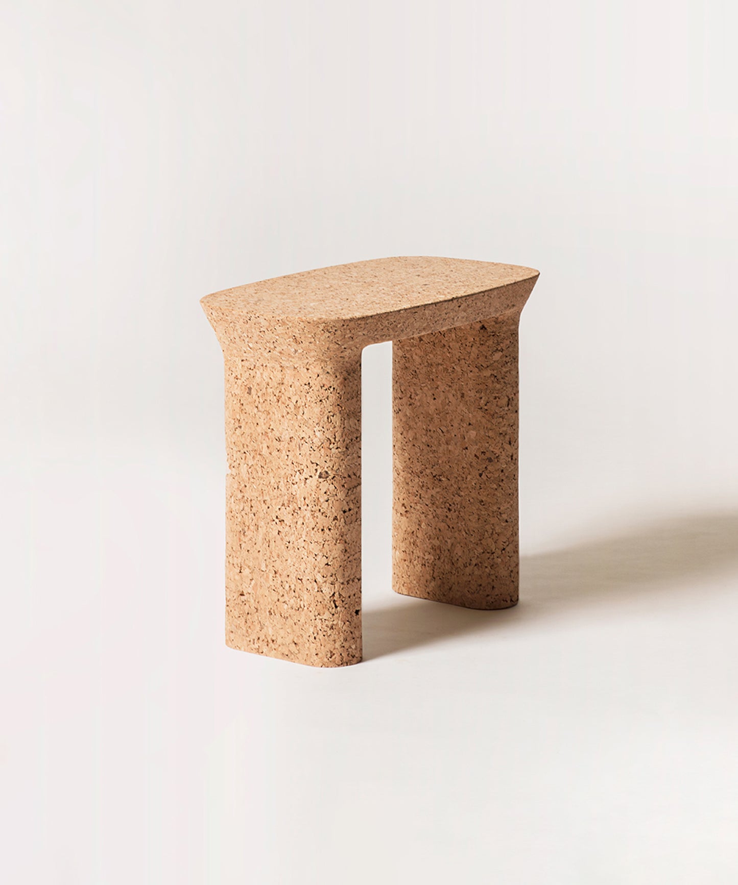 accanta-magazine-table-ACCANTA-MAGAZINE-TABLE-01