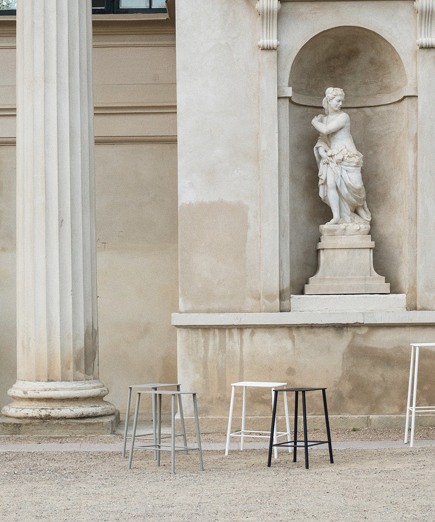 Adam Stool Mono