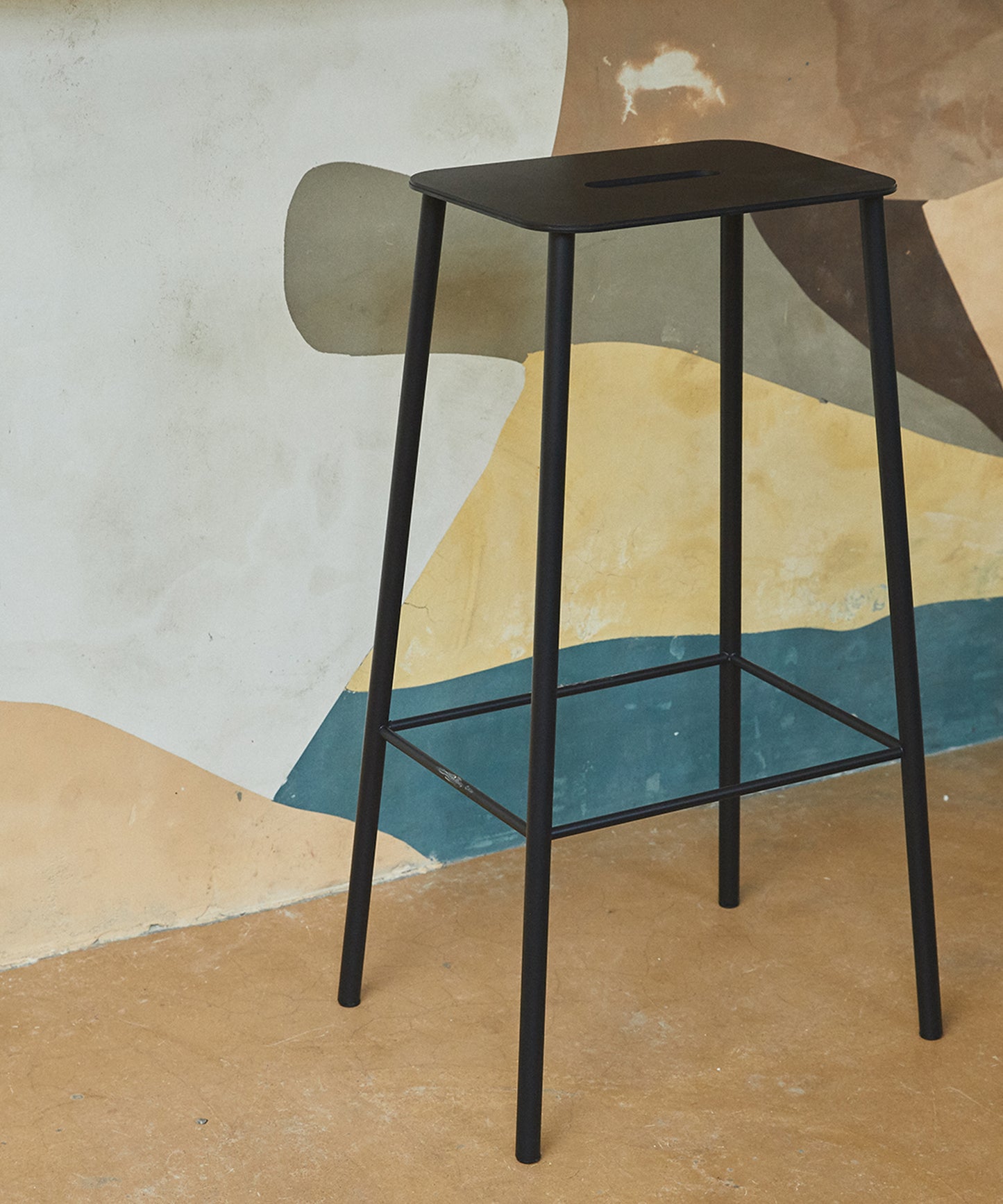 Adam Stool Mono