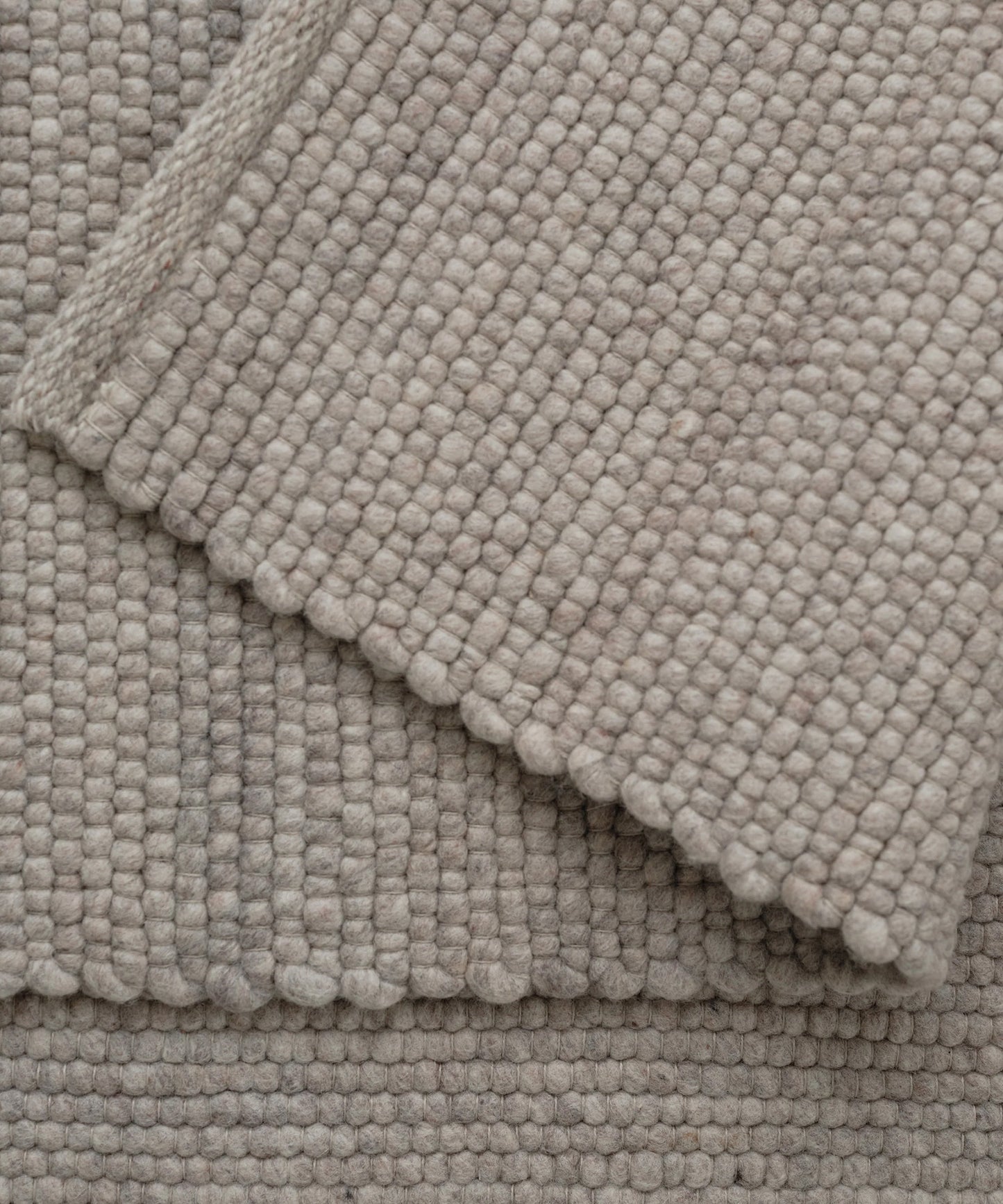 Agner Rug in Light Grey