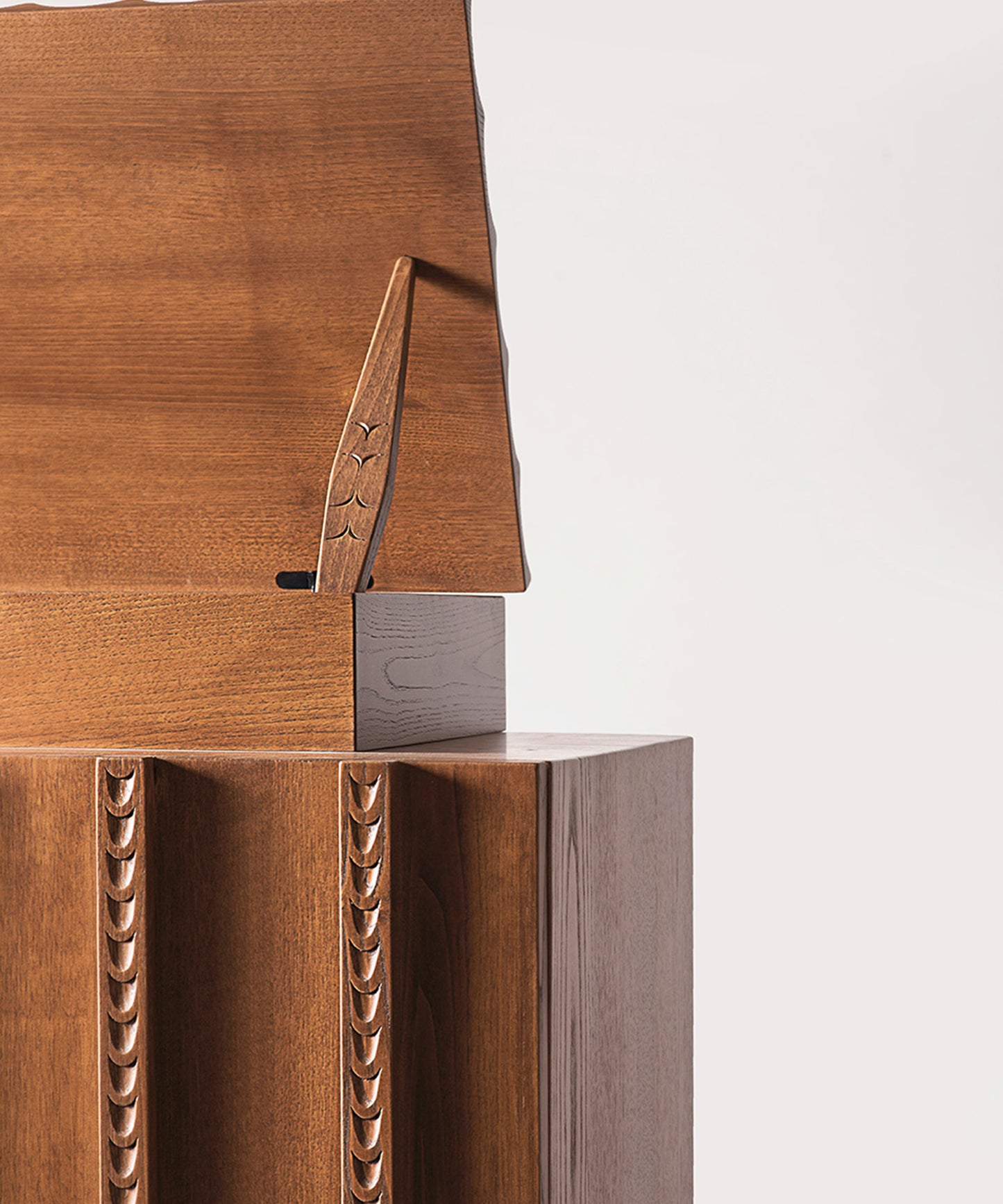 Ancas Credenza