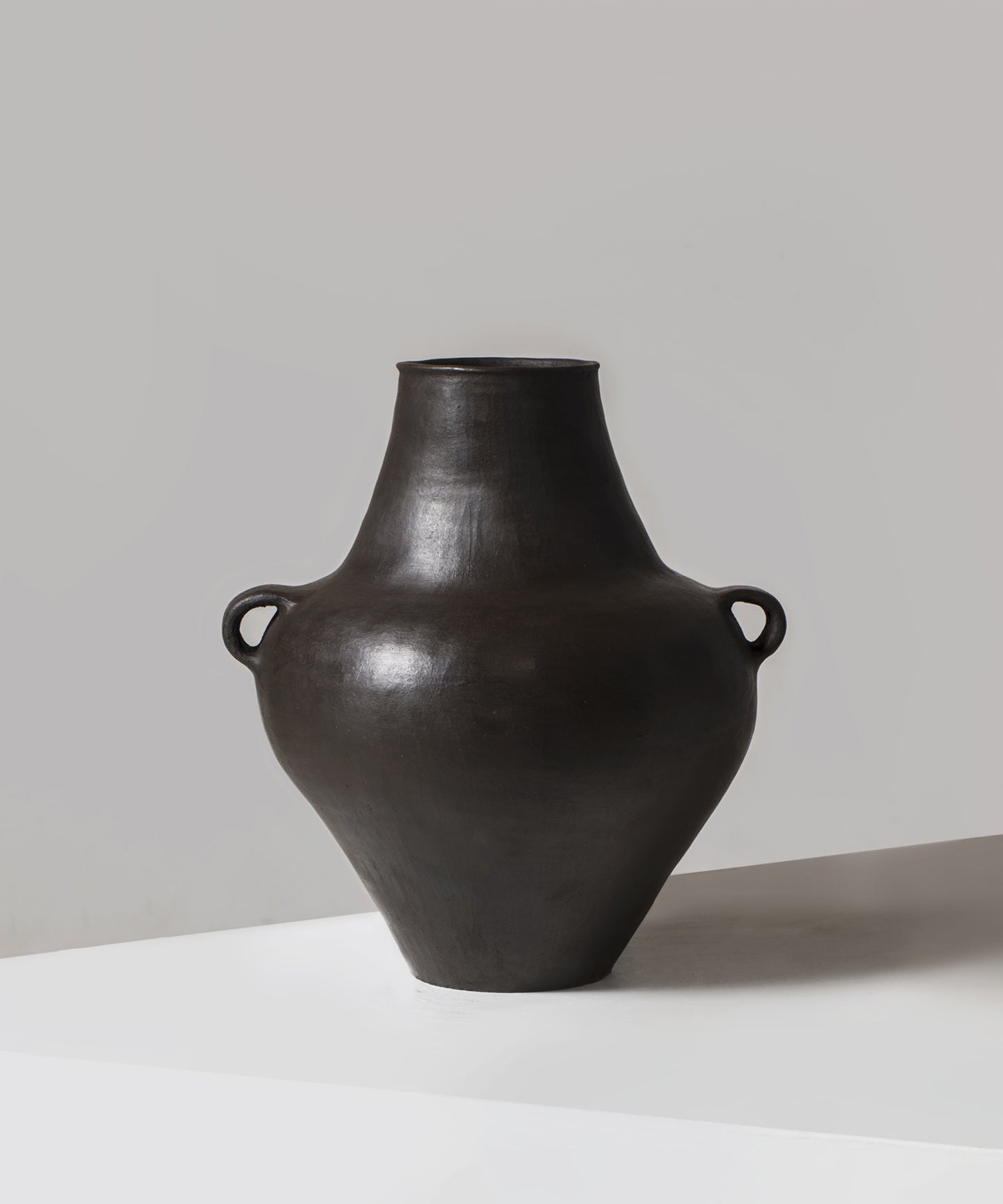 Anfora Vase