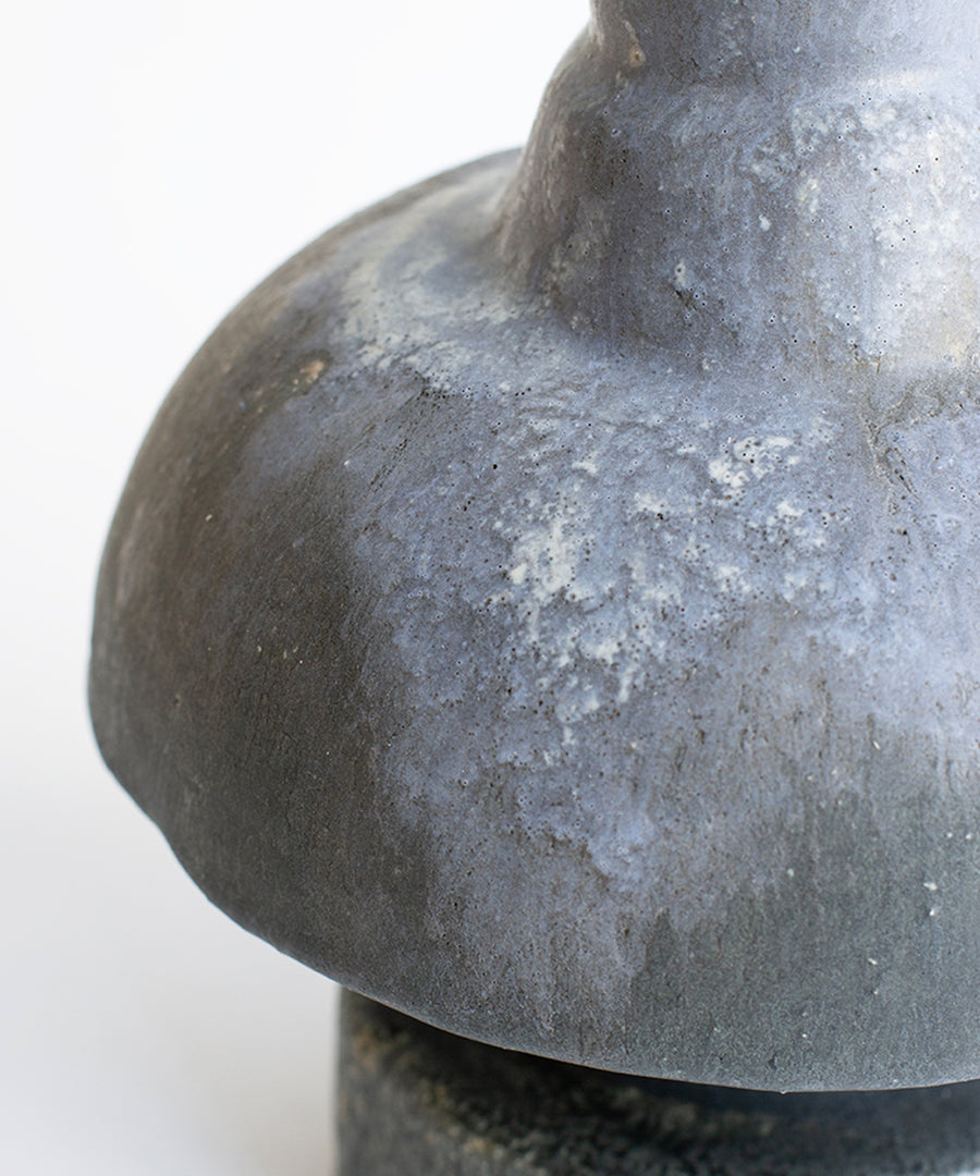 arq-014-stoneware-vase-02