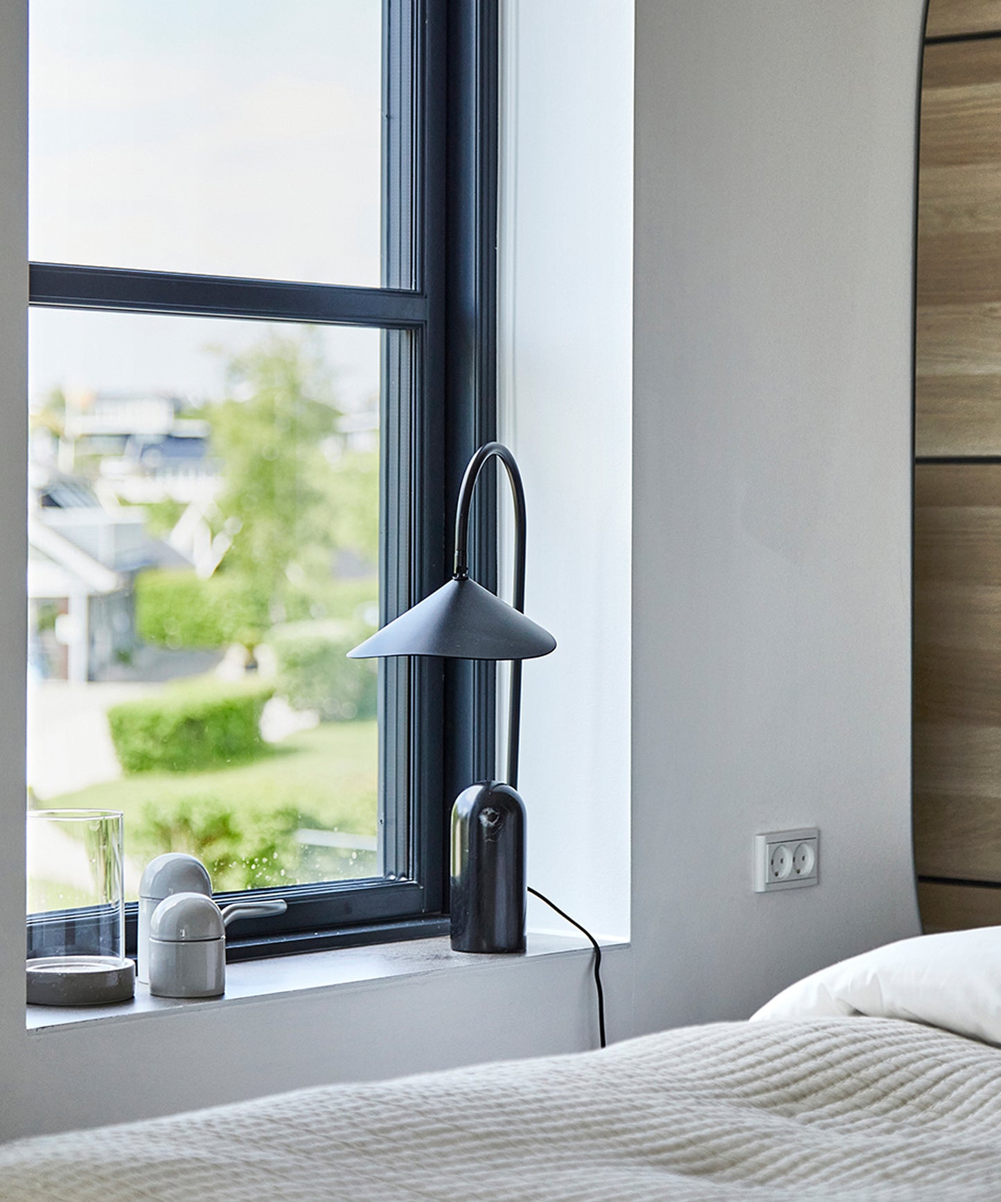 Arum Table Lamp