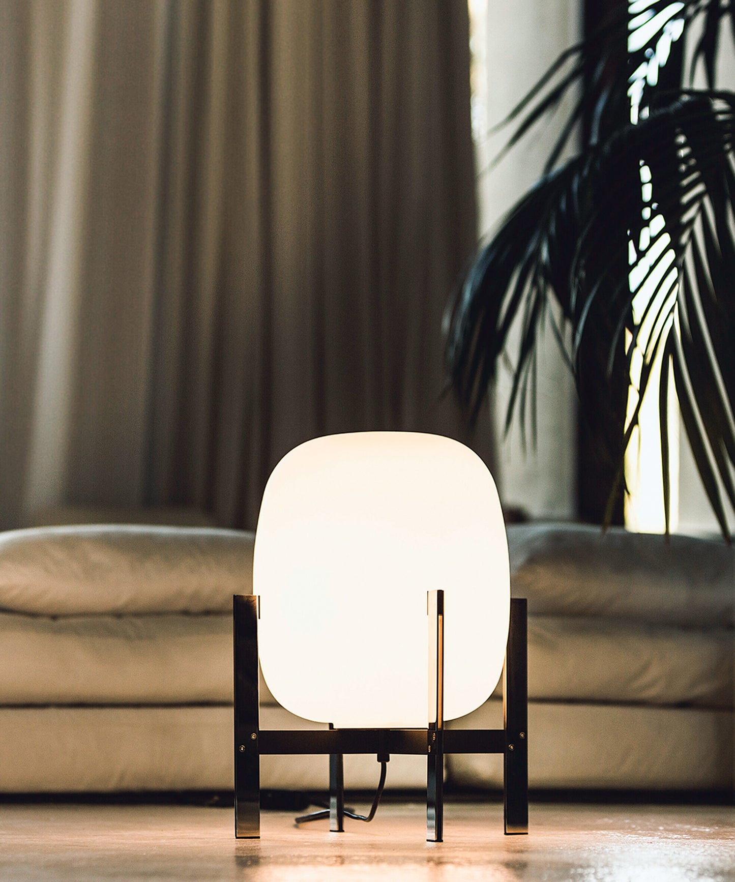 Cesta Metalica Table Lamp