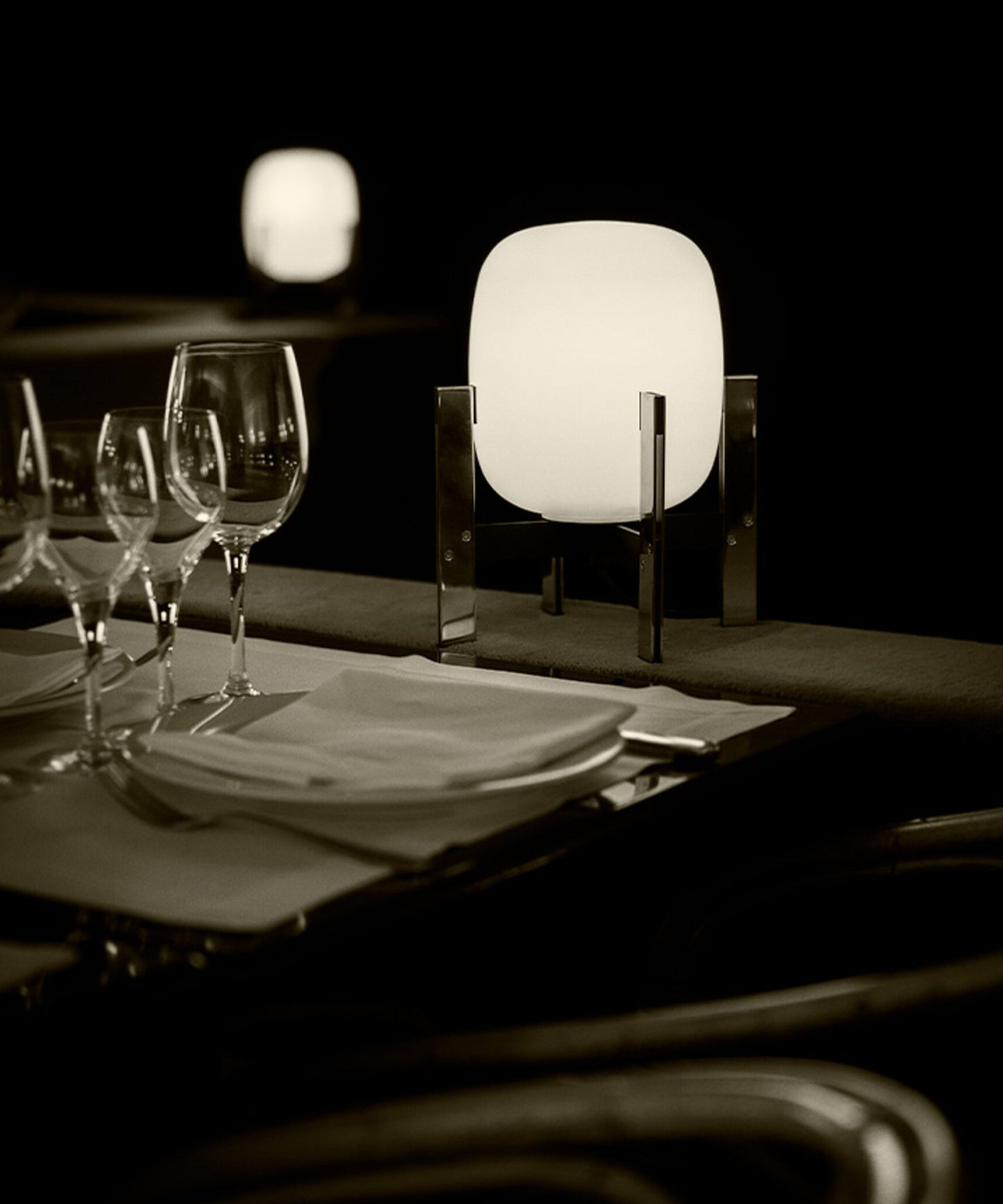 Cestita Metalica Table Lamp
