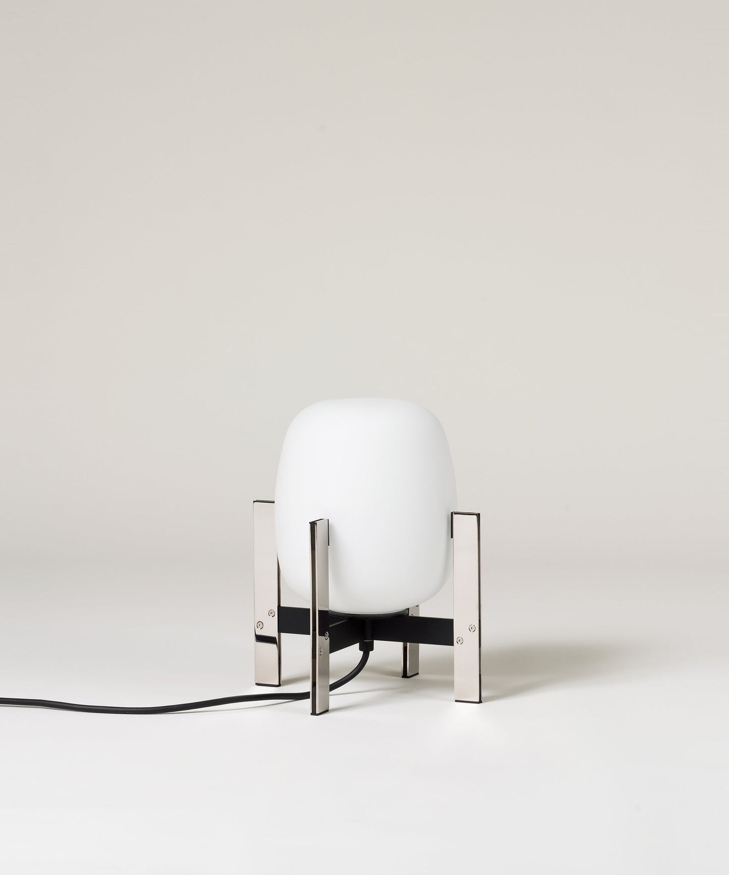 Cestita Metalica Table Lamp