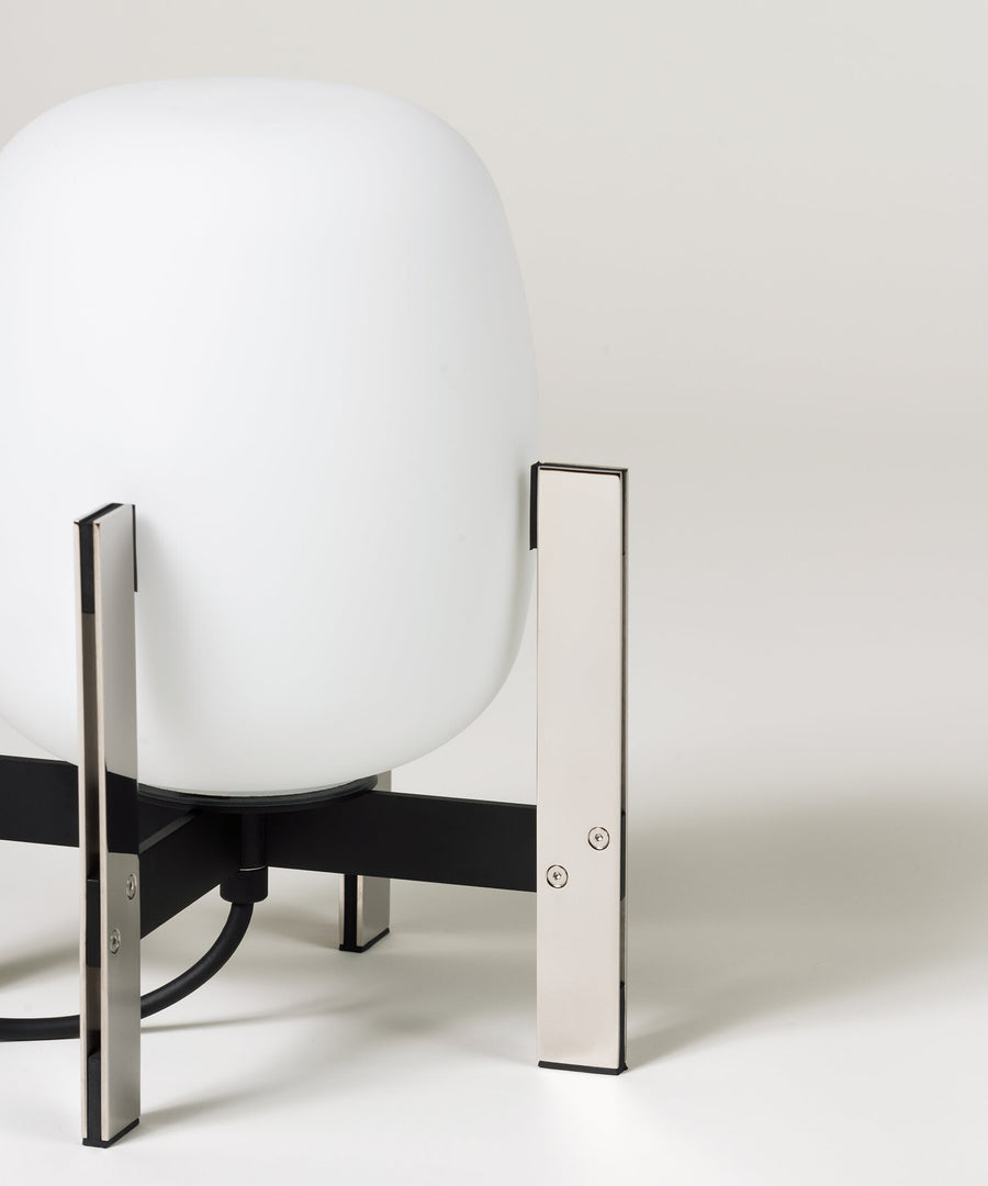 Cestita Metalica Table Lamp