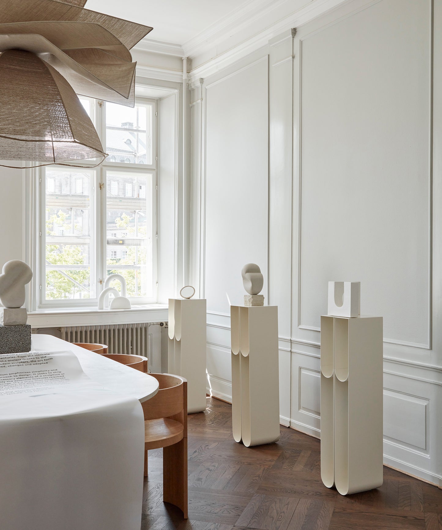 Curved Pedestal