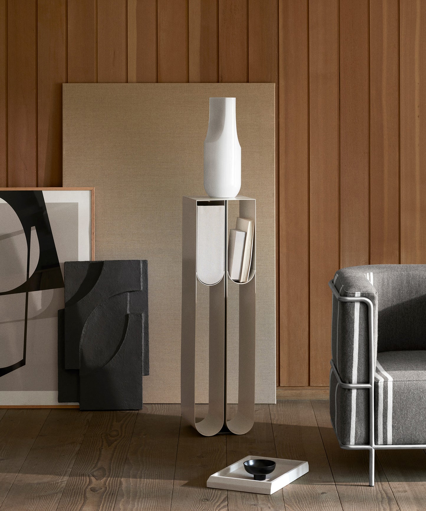 Curved Pedestal