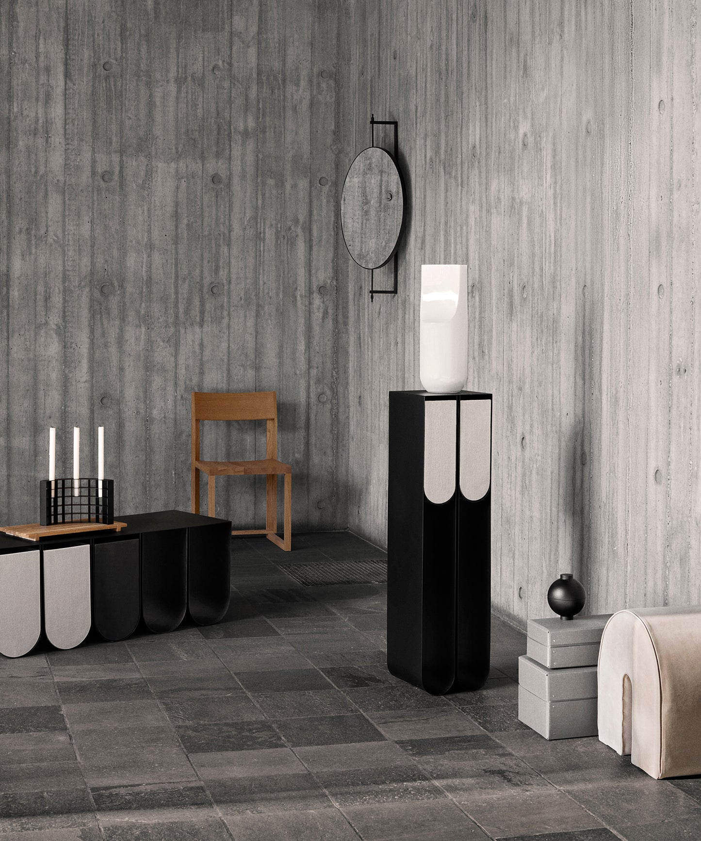 Curved Pedestal