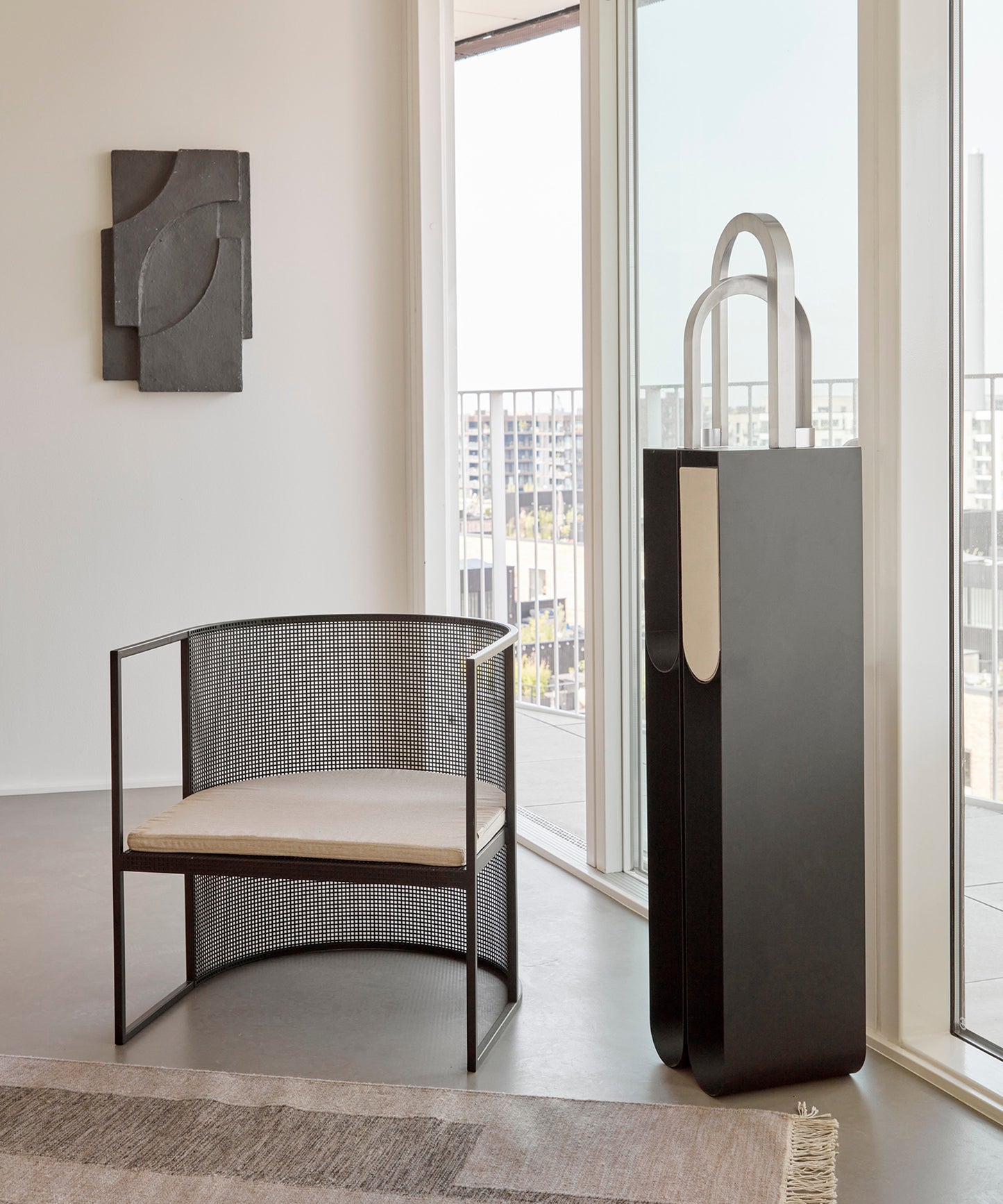 Curved Pedestal