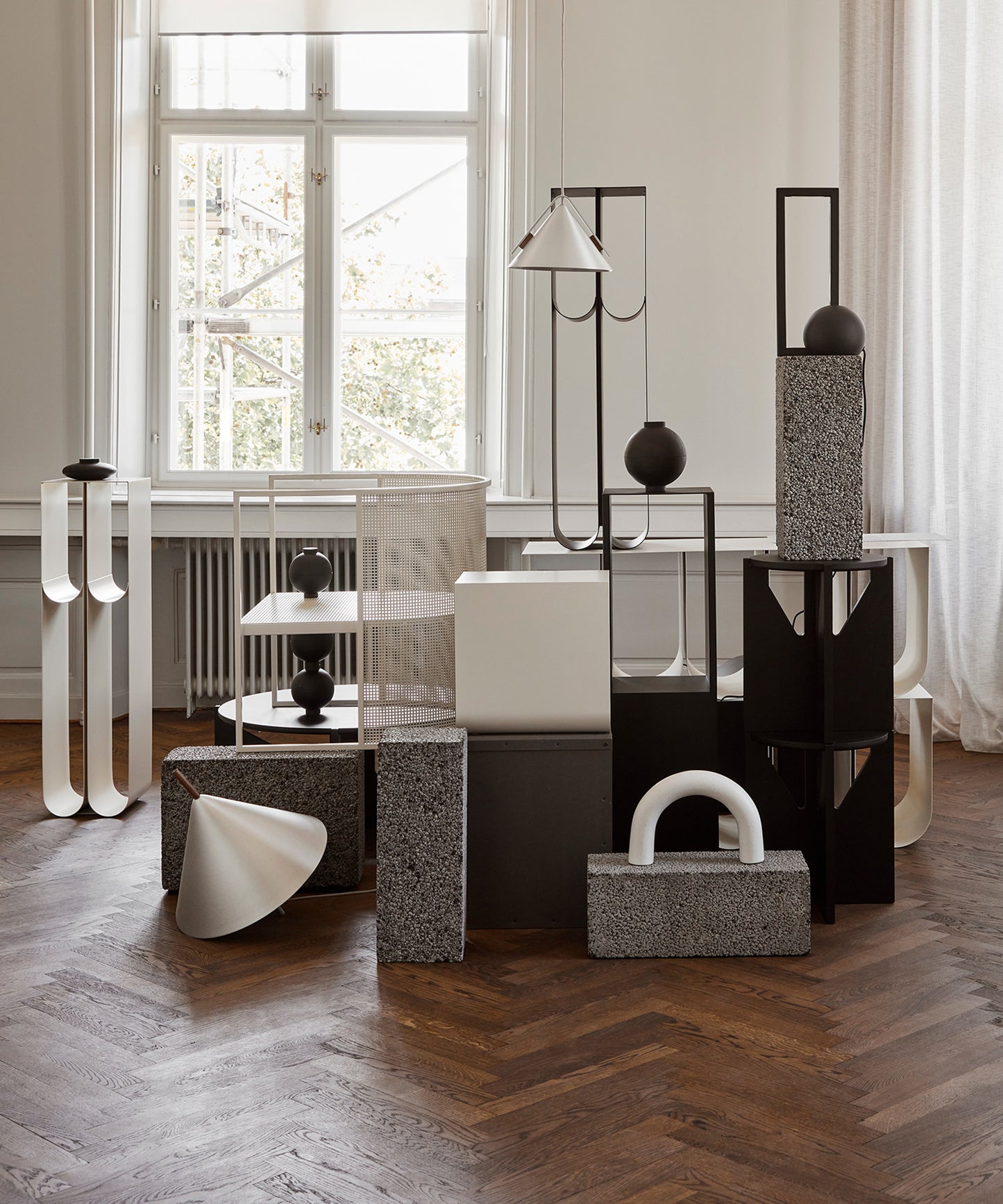 Curved Pedestal