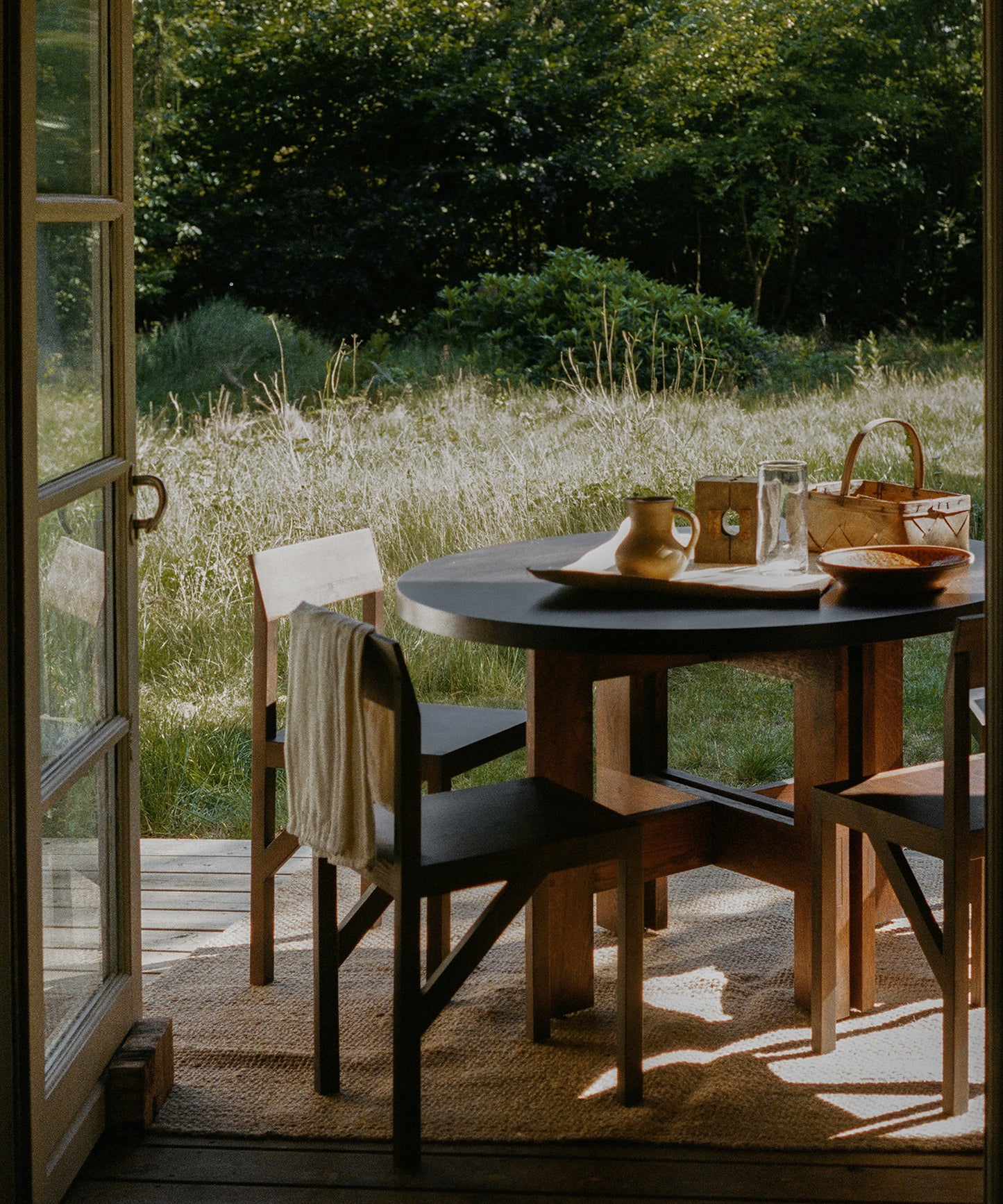 Farmhouse Round Trestle Table