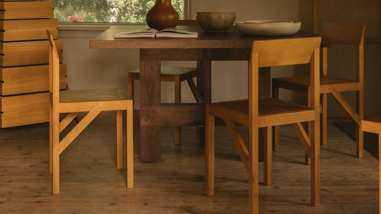 farmhouse-square-trestle-table-06_0b2efcf9-28f8-41fc-9a0a-90056a4441f9