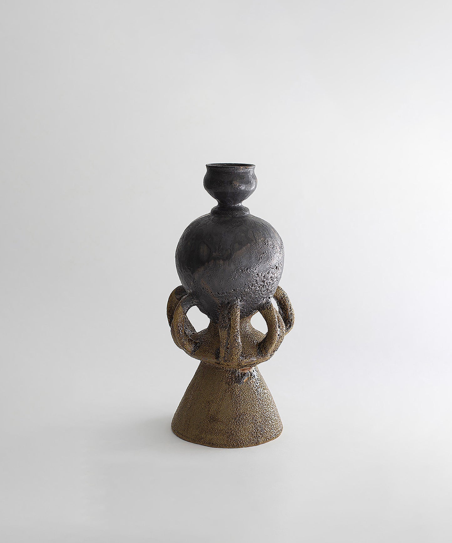 FIG 17 VASE