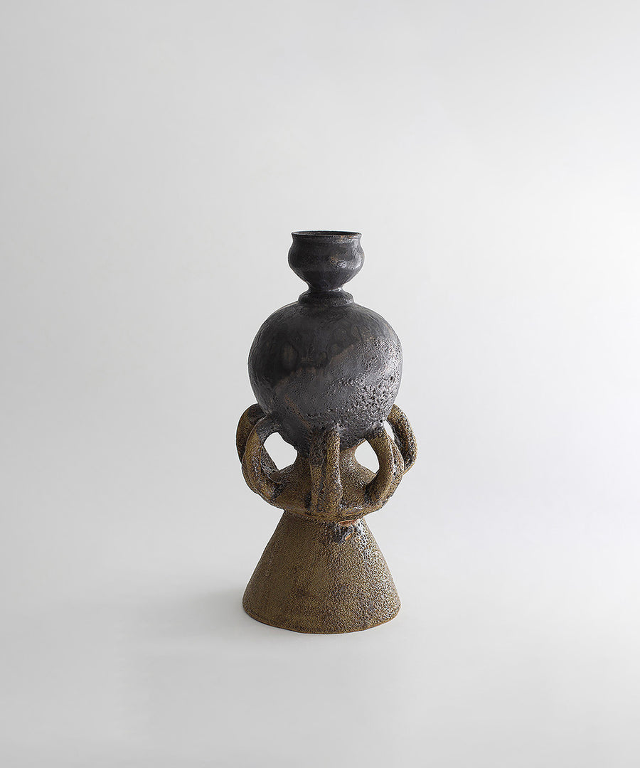 FIG 17 VASE