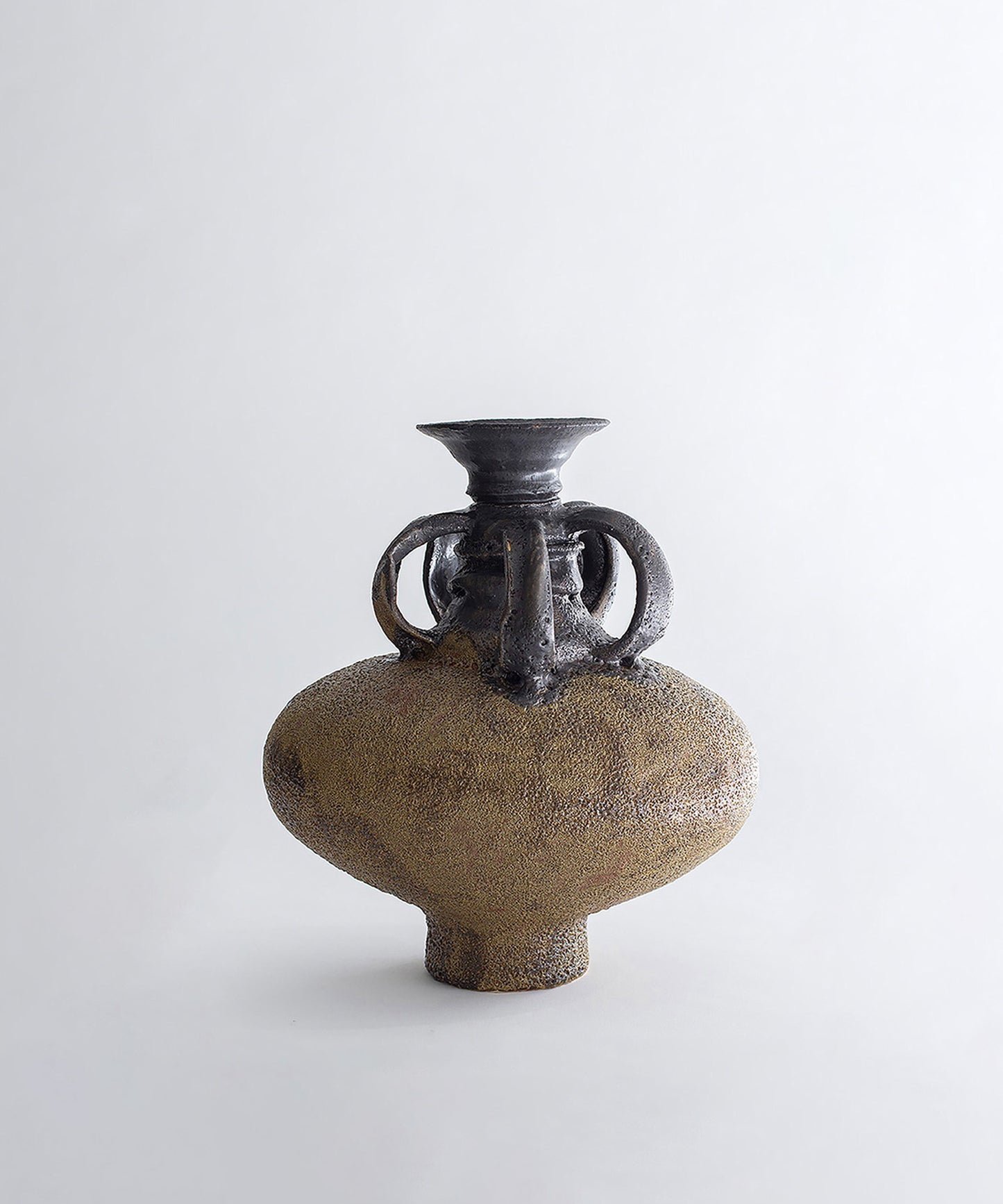 FIG 18 VASE