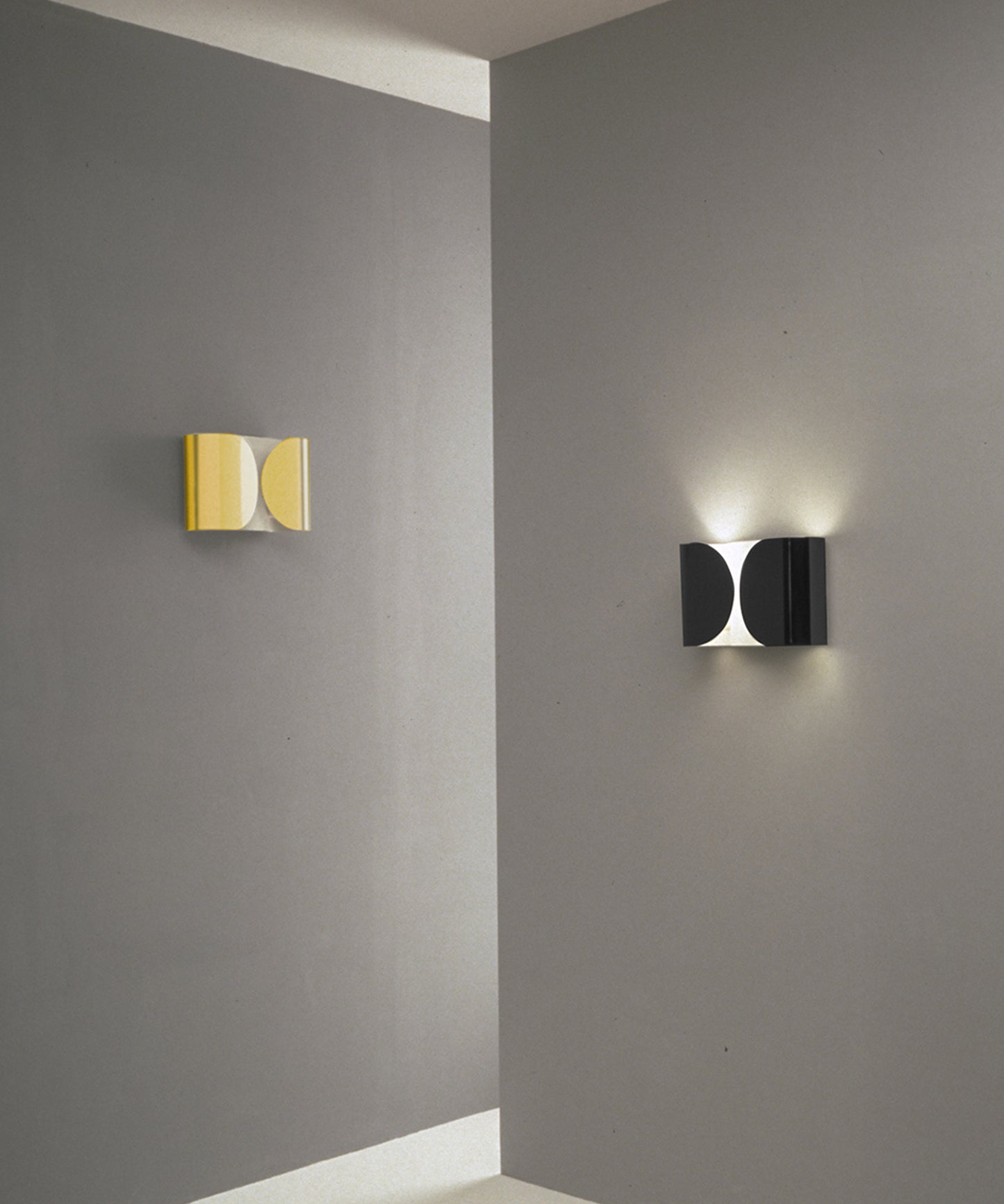 Foglio Wall Lamp