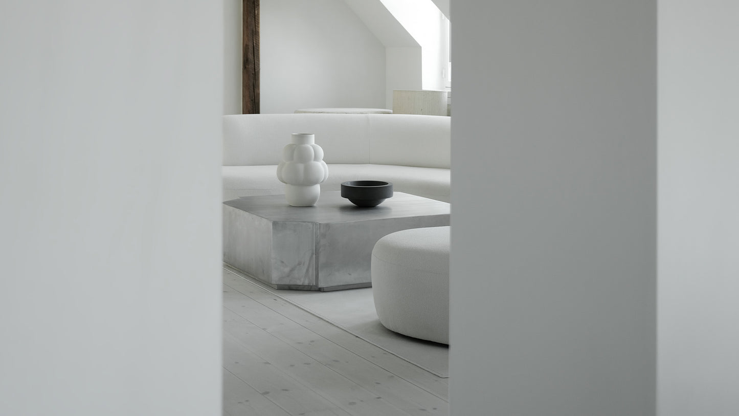 funki-lounge-table-square-01_a5cf3eeb-1d29-43f1-9d0b-04a2d9ab5ae4