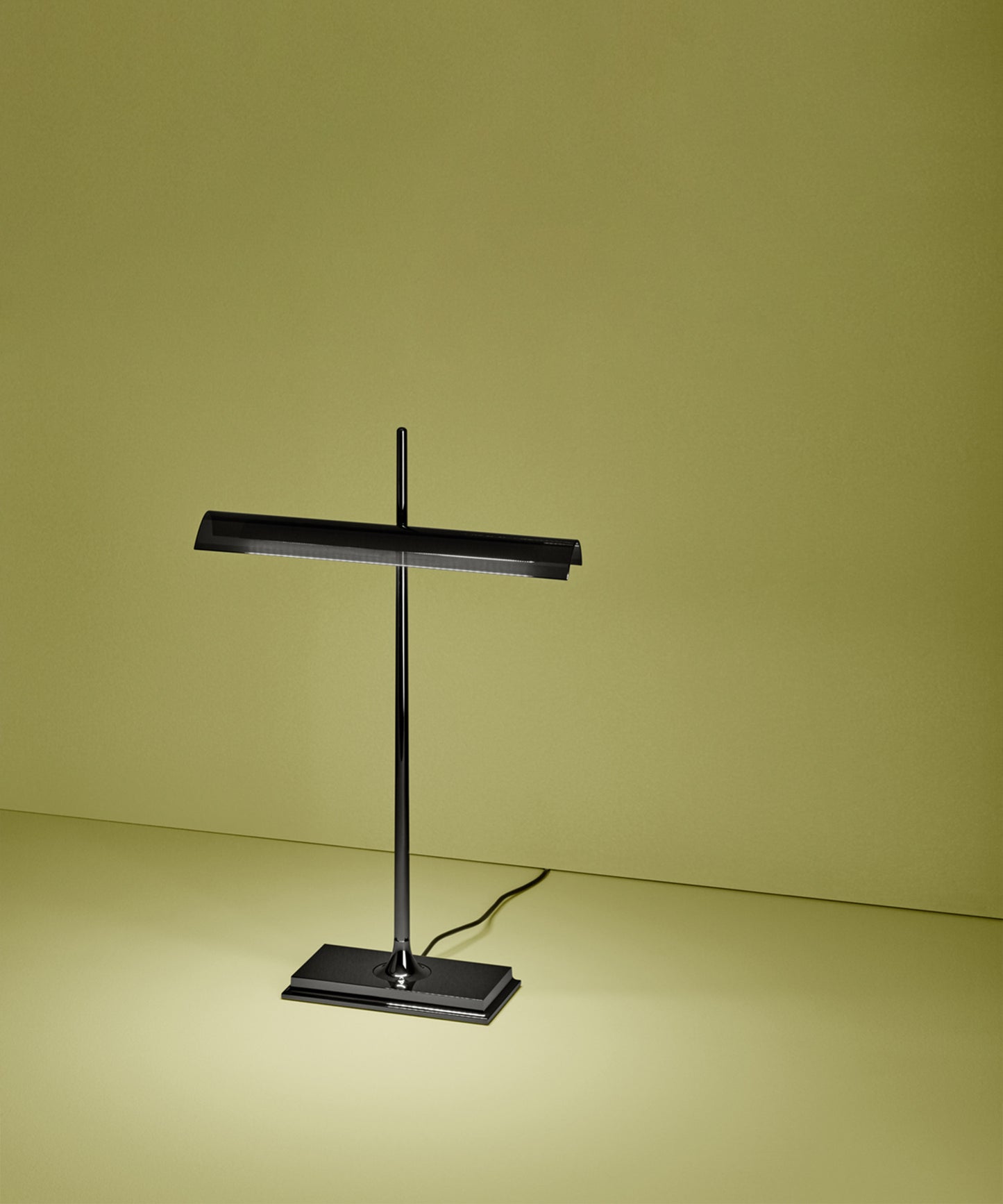 Goldman USB Table Lamp