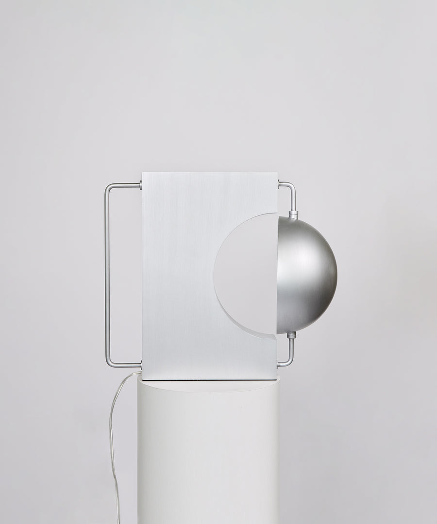 vhalf-table-lamp-HL-2