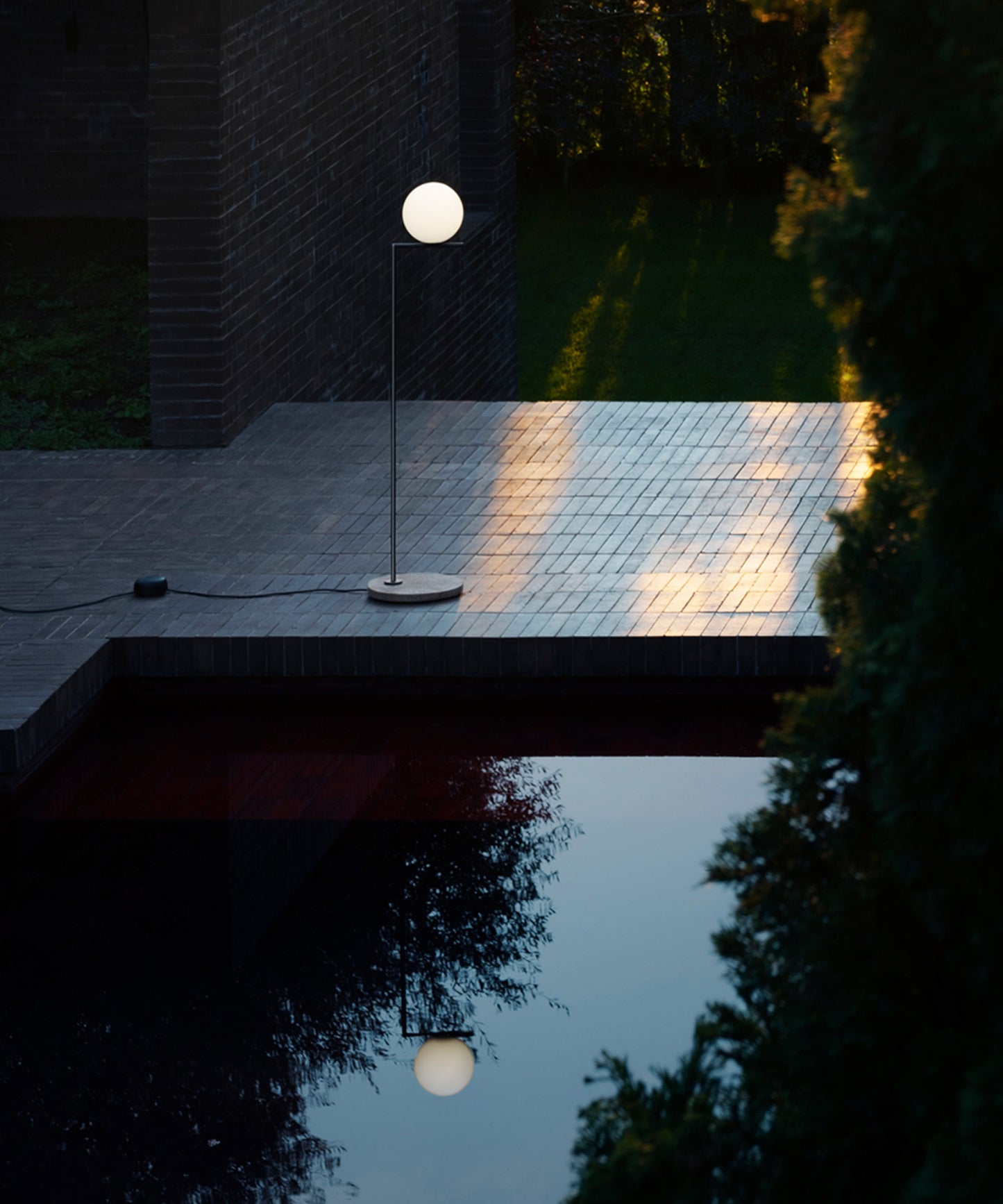 IC Floor Lamp, outdoor