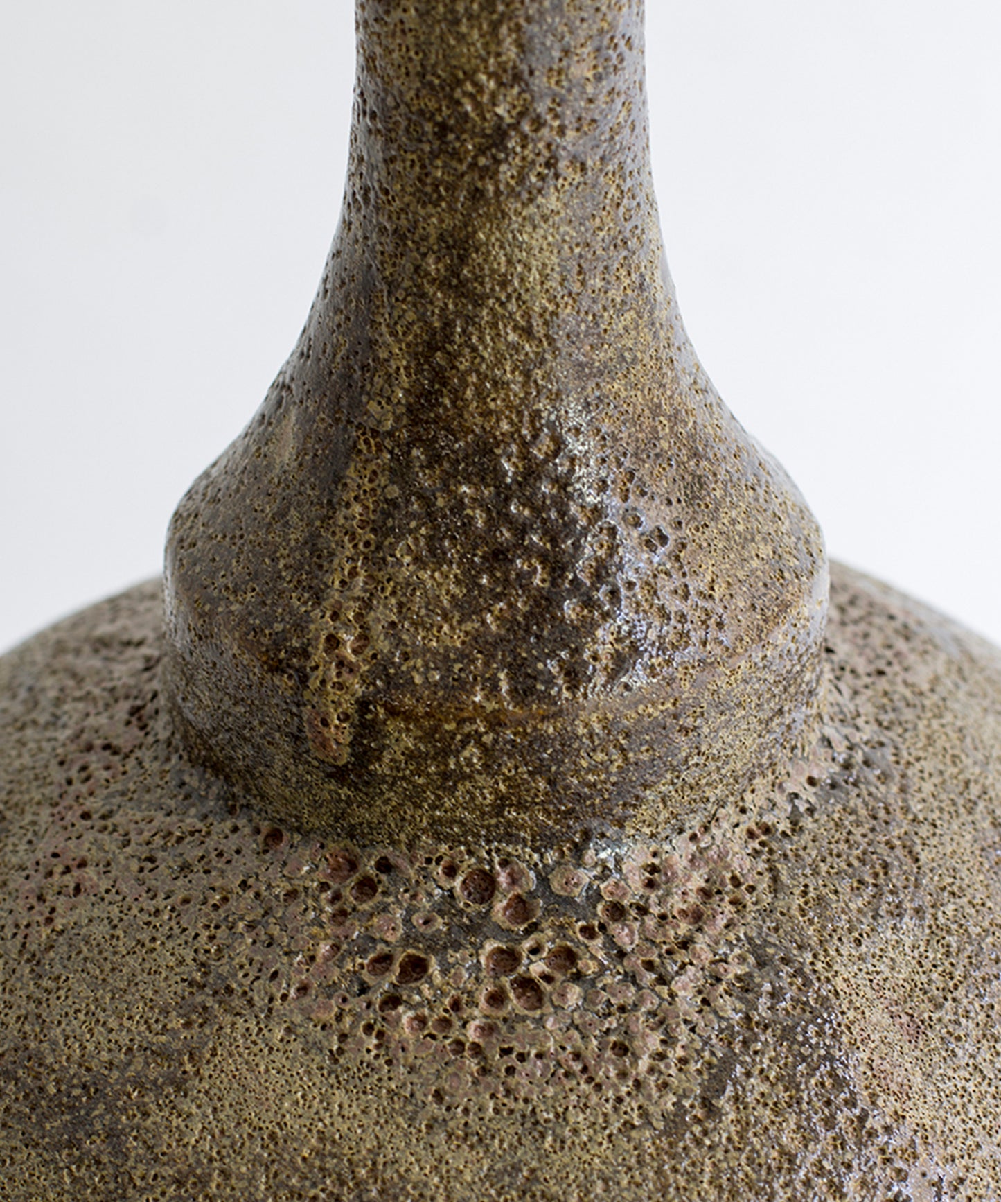 isolated-n-29-vase-01