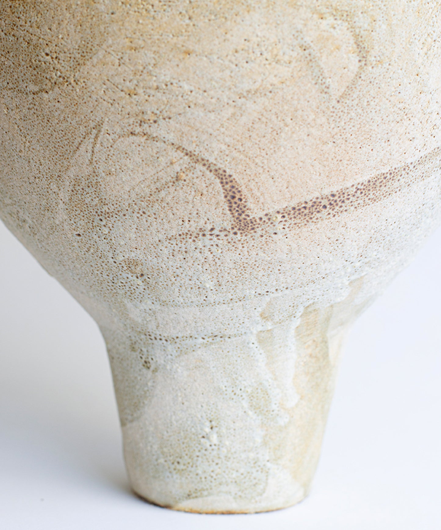 isolated-n-35-vase-03