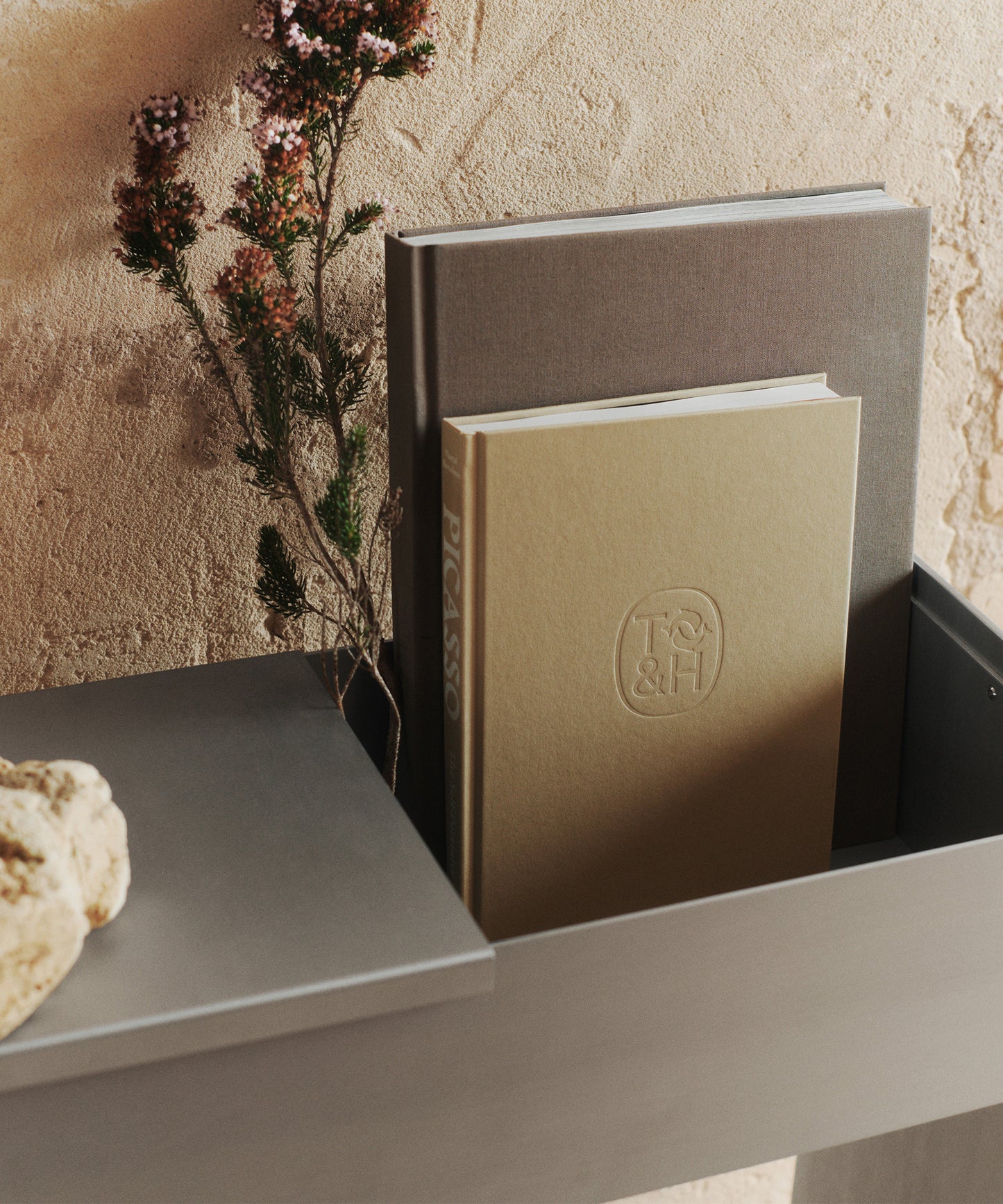 Lager Plant Box with Shelf