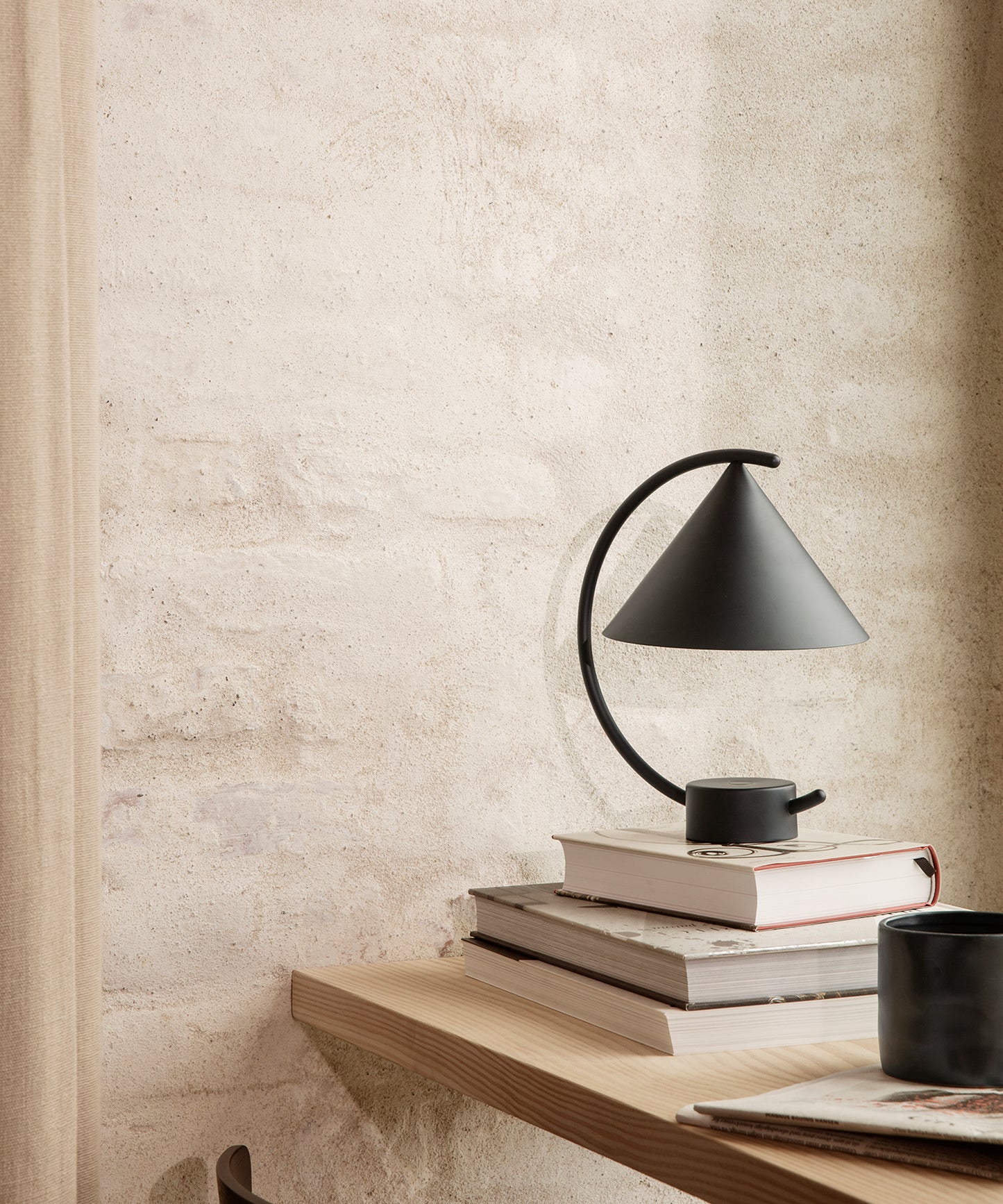 Meridian Lamp