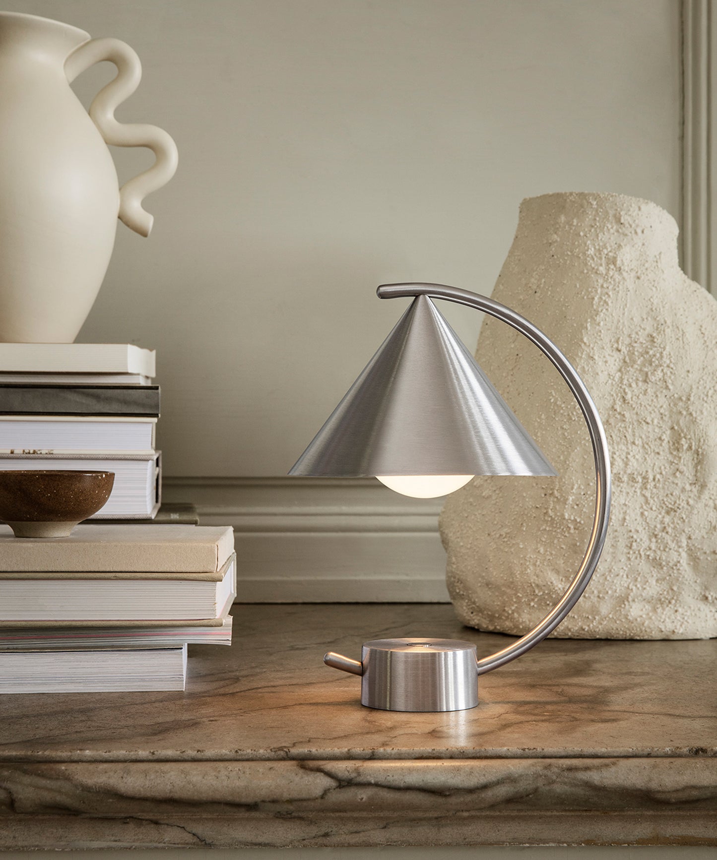 Meridian Lamp