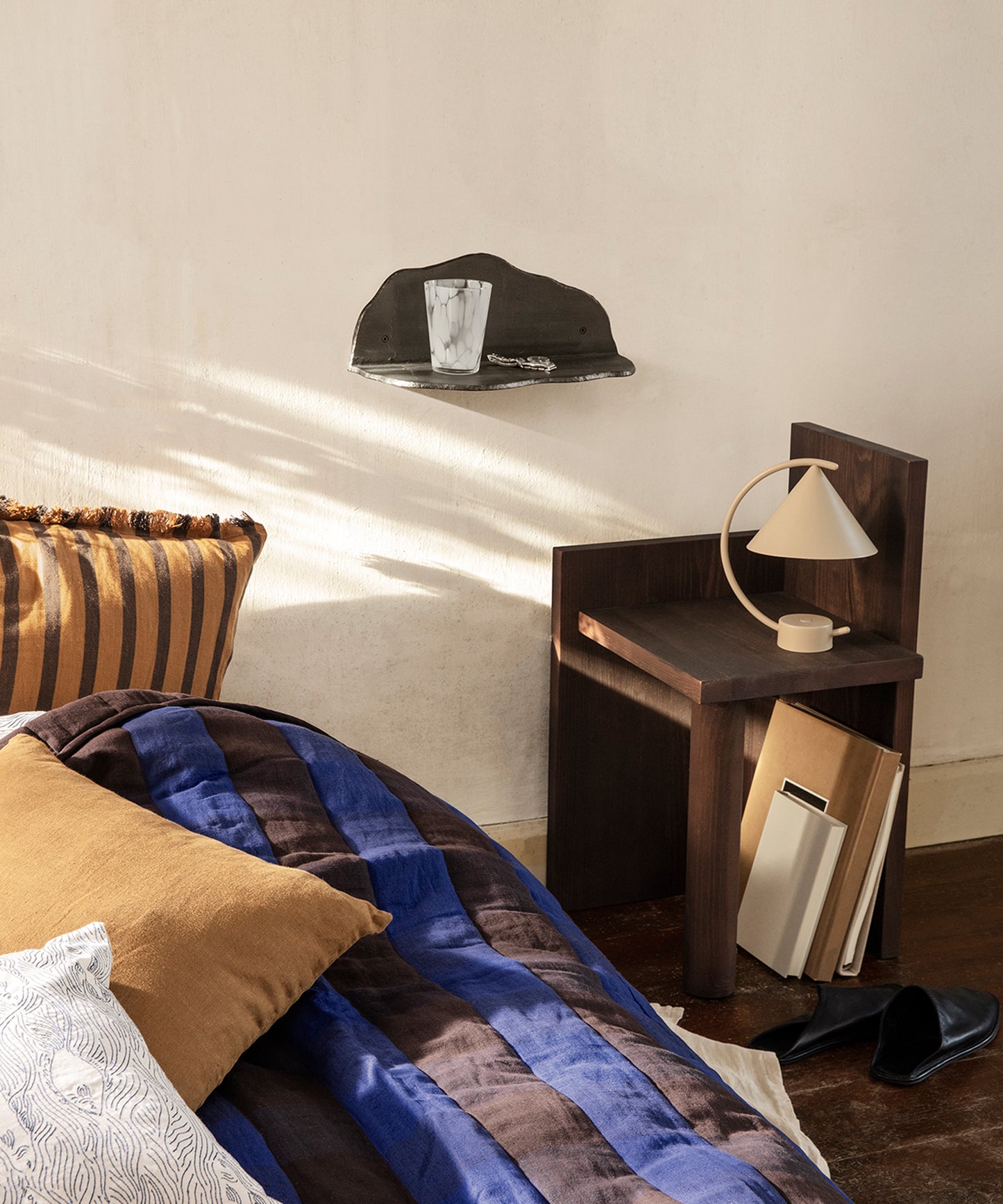 Meridian Lamp