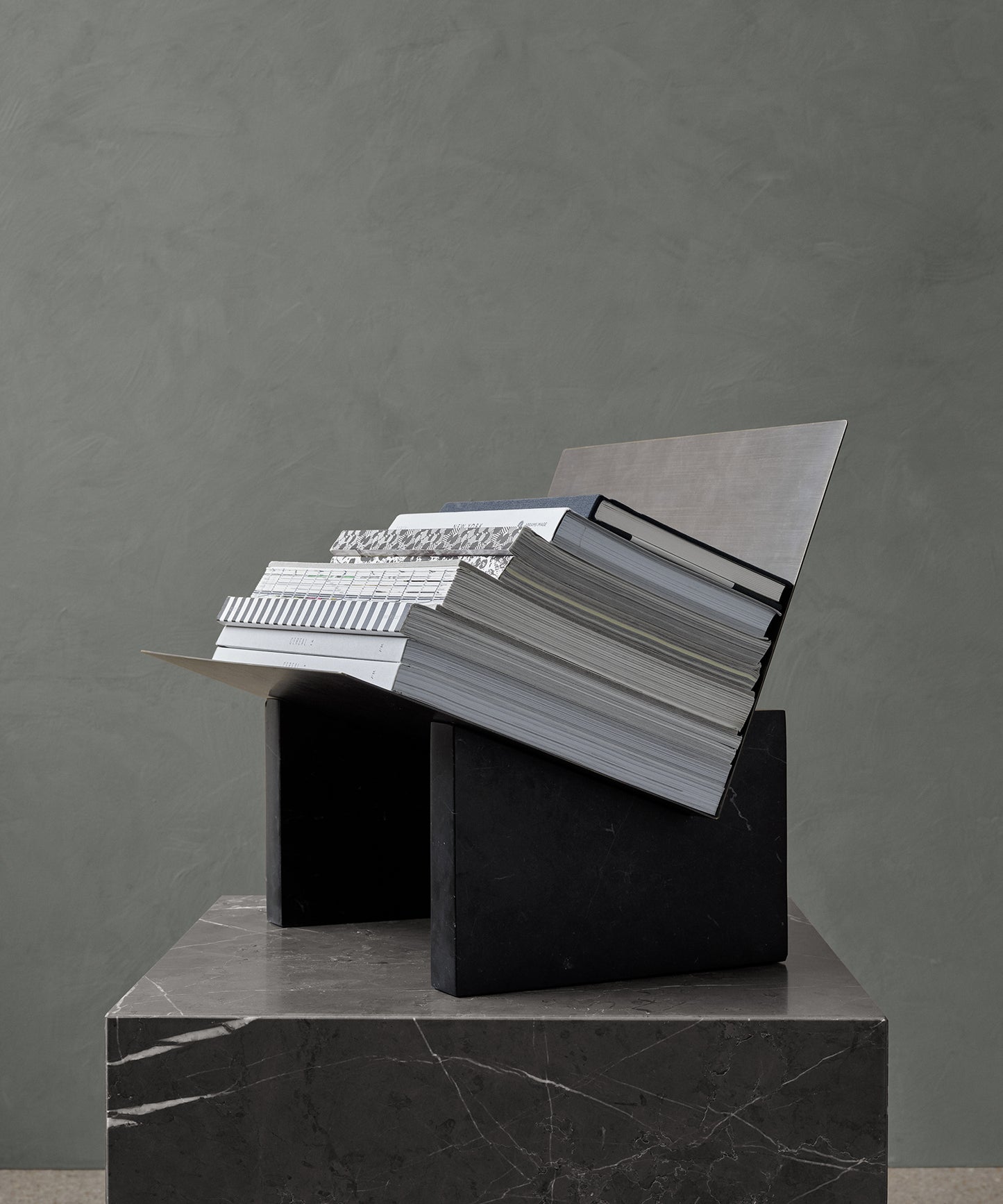 Monuments Magazine Holder