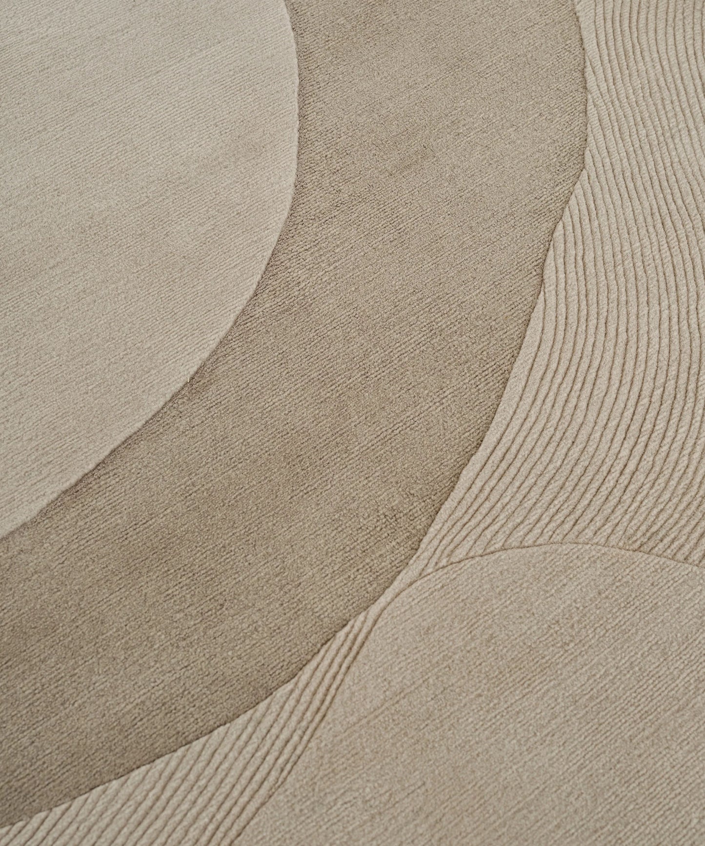 Optical Web Rug in Camel