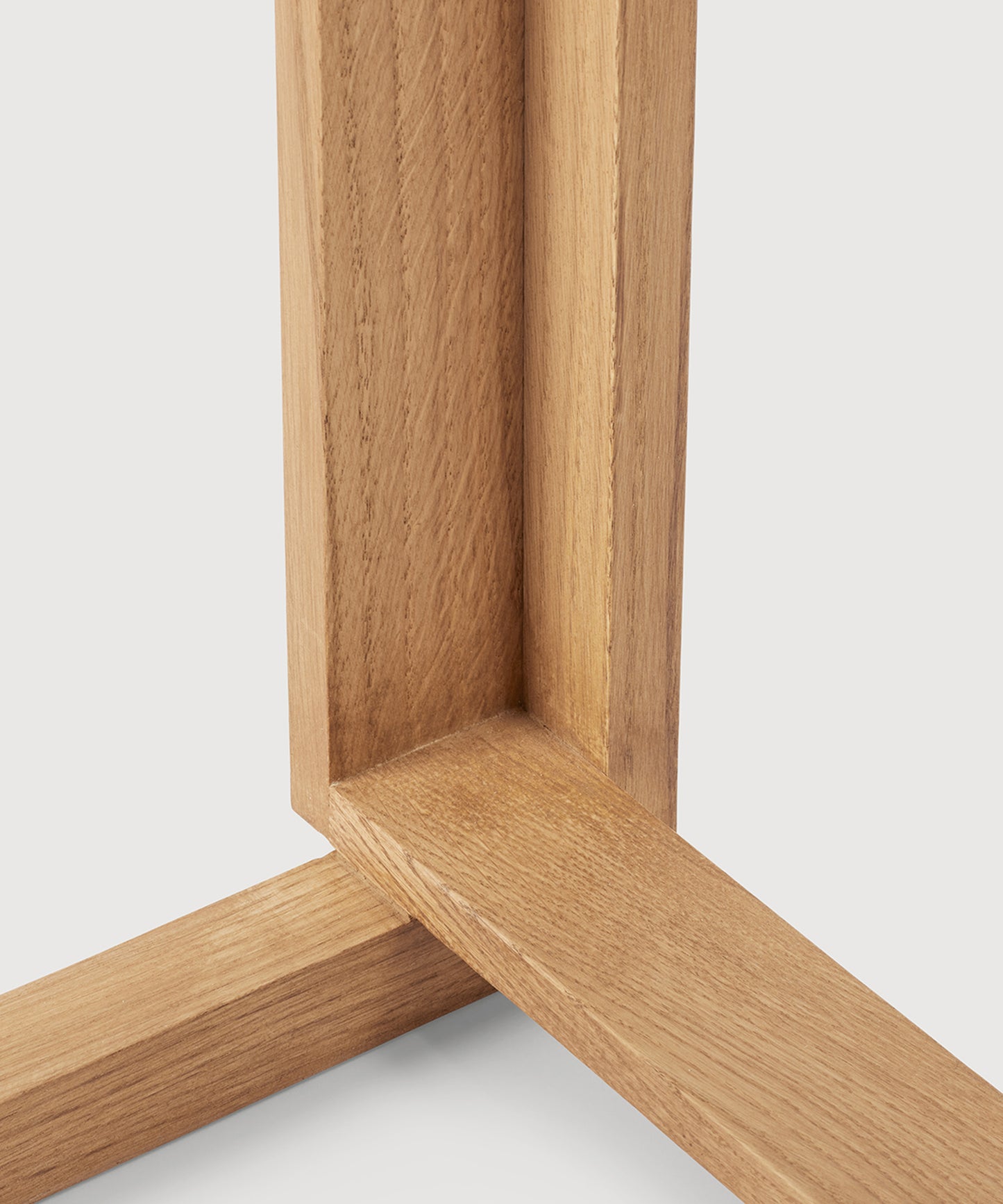 Outline Chair