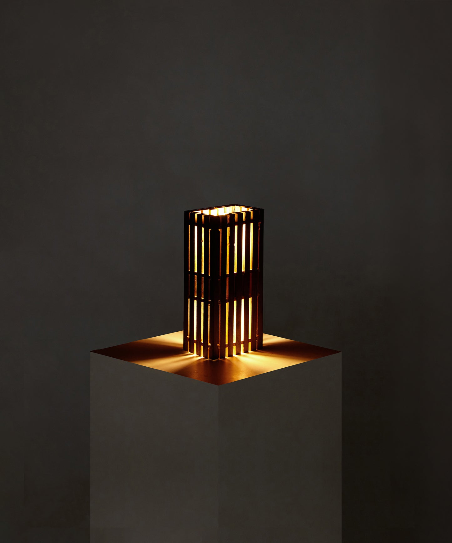Parállilo Sconce