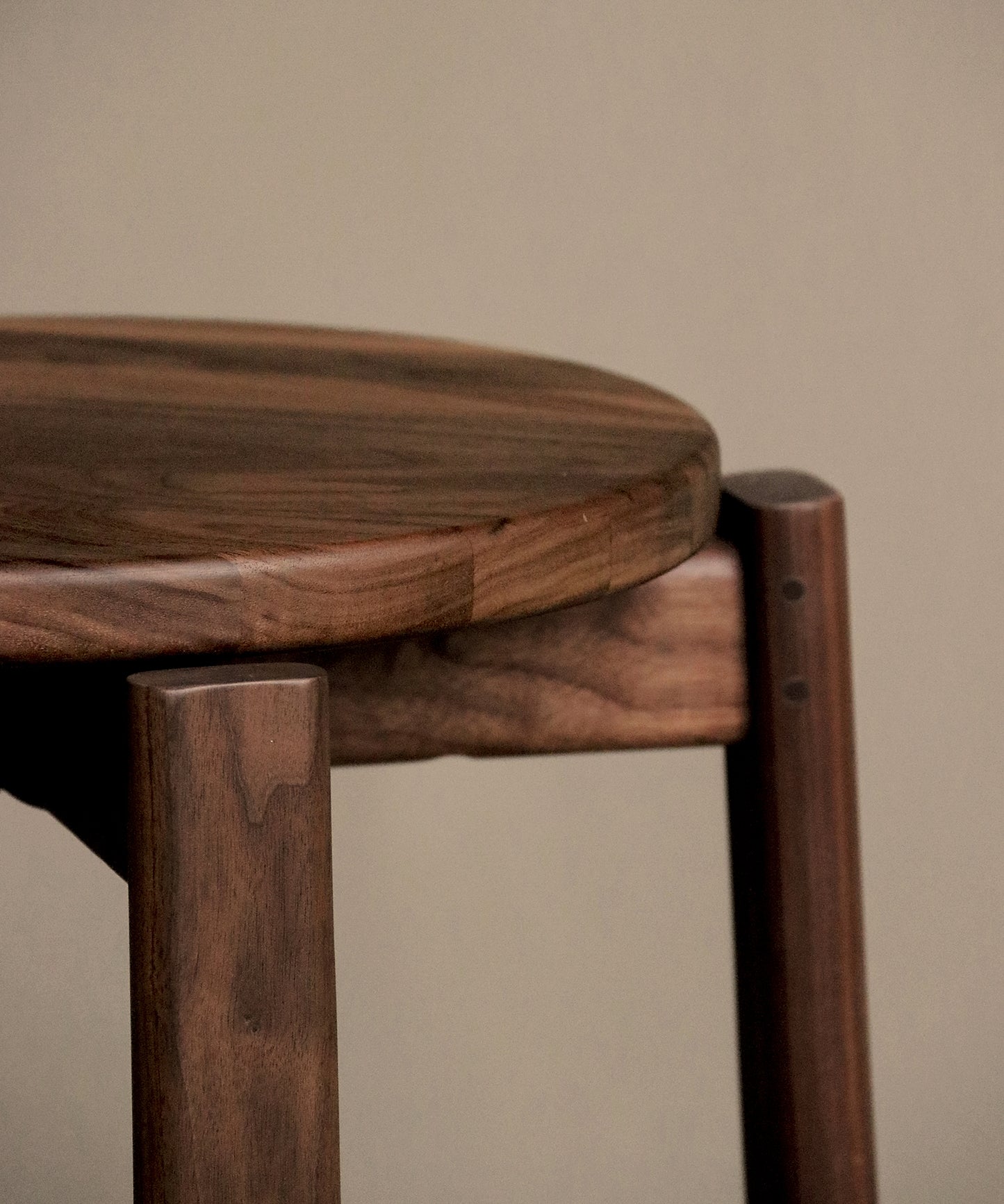 Passage Stool