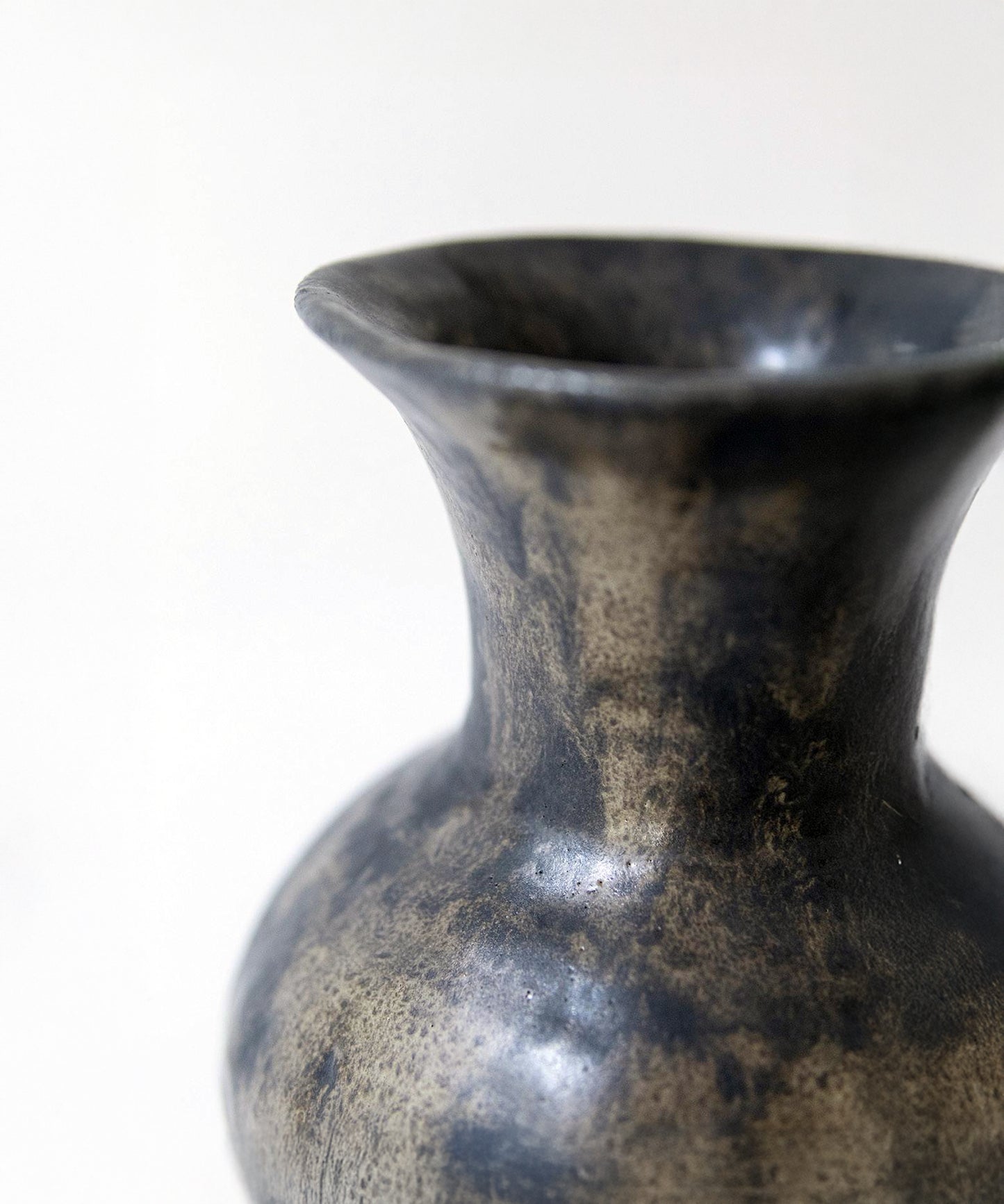 Pelike Obsidiana Vase