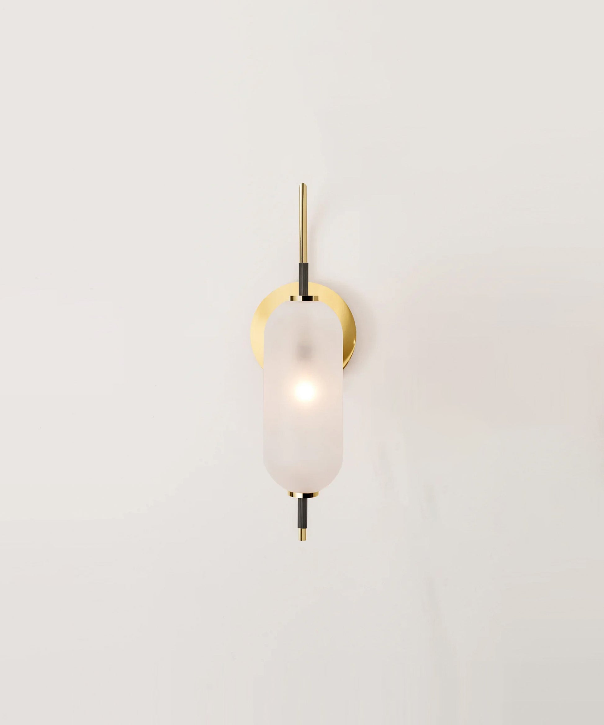 pierce-sconce-PS-PB_0ef269e6-852f-462d-9216-fd85ec7c0d57