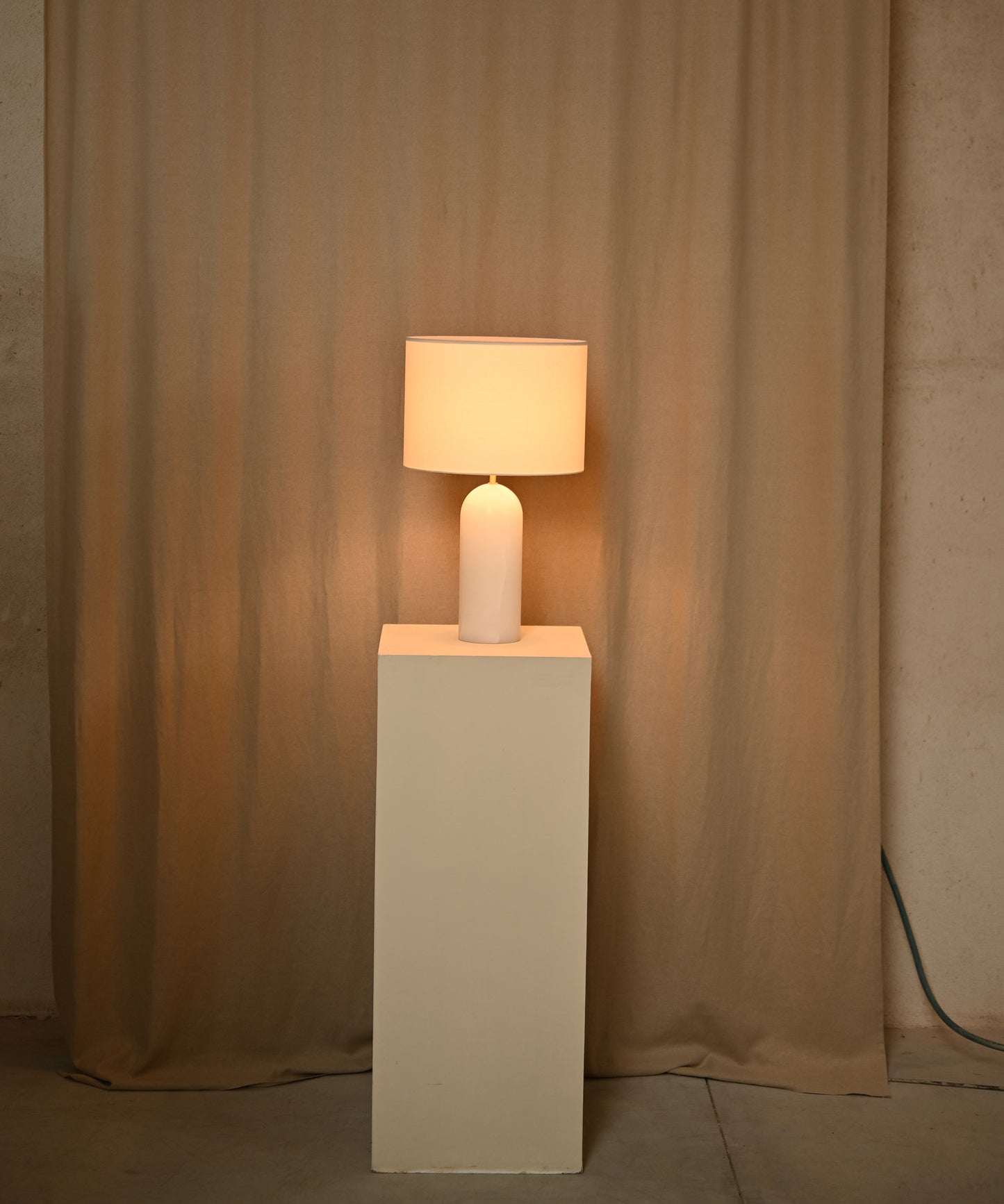 Pura Table Lamp