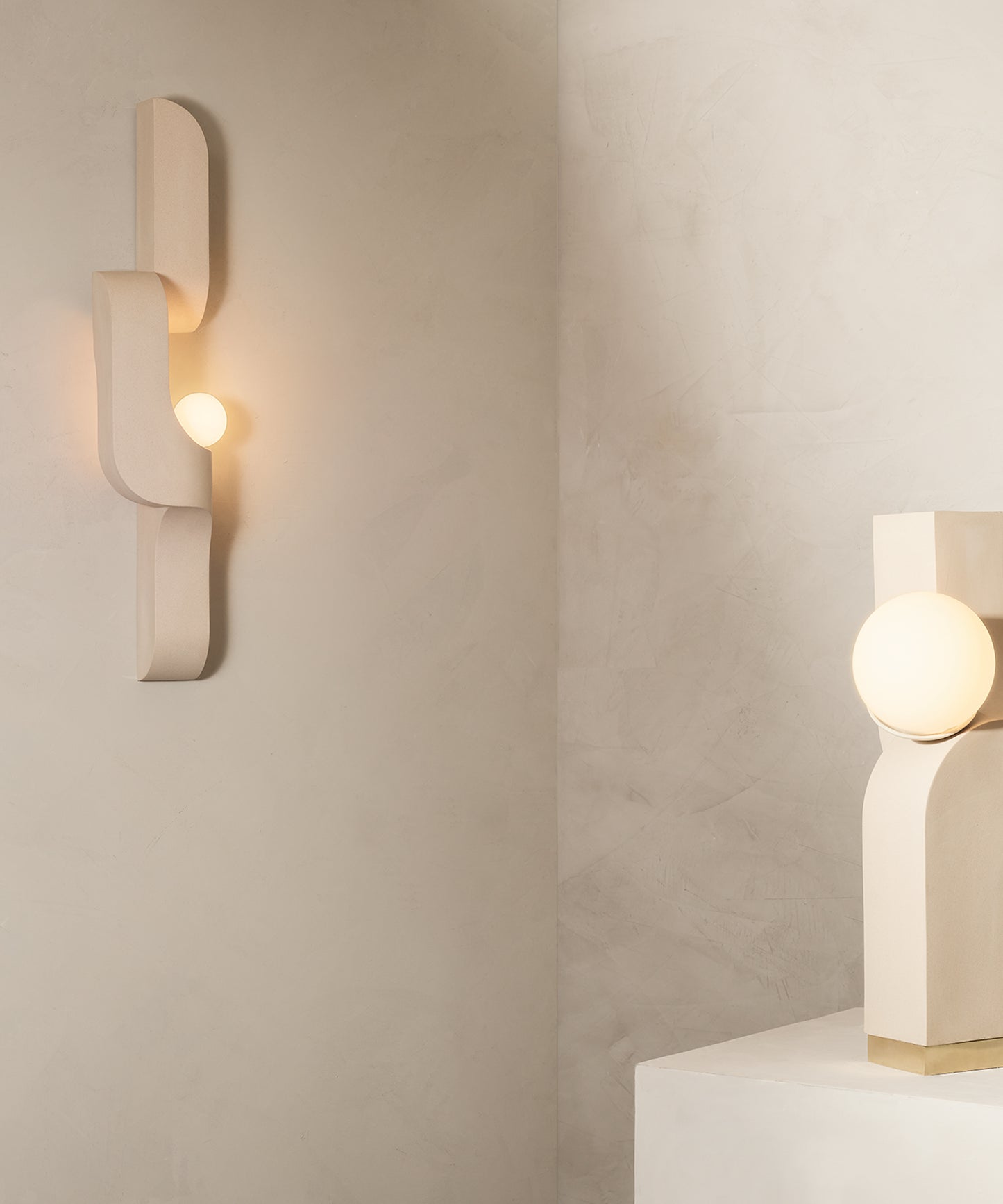 serpentine-wall-sconce-01_b68ff523-1a36-4f6c-a6d6-4b33dafc2988