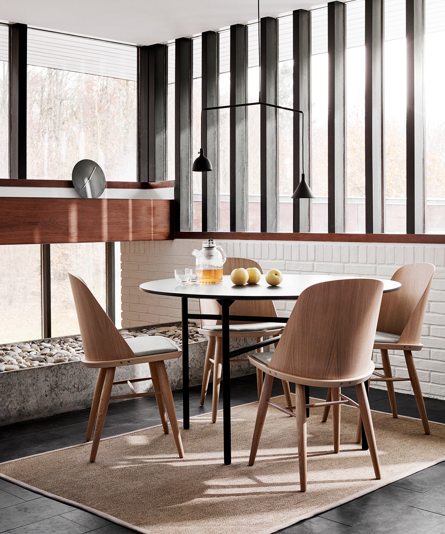 Snaregade Dining Table