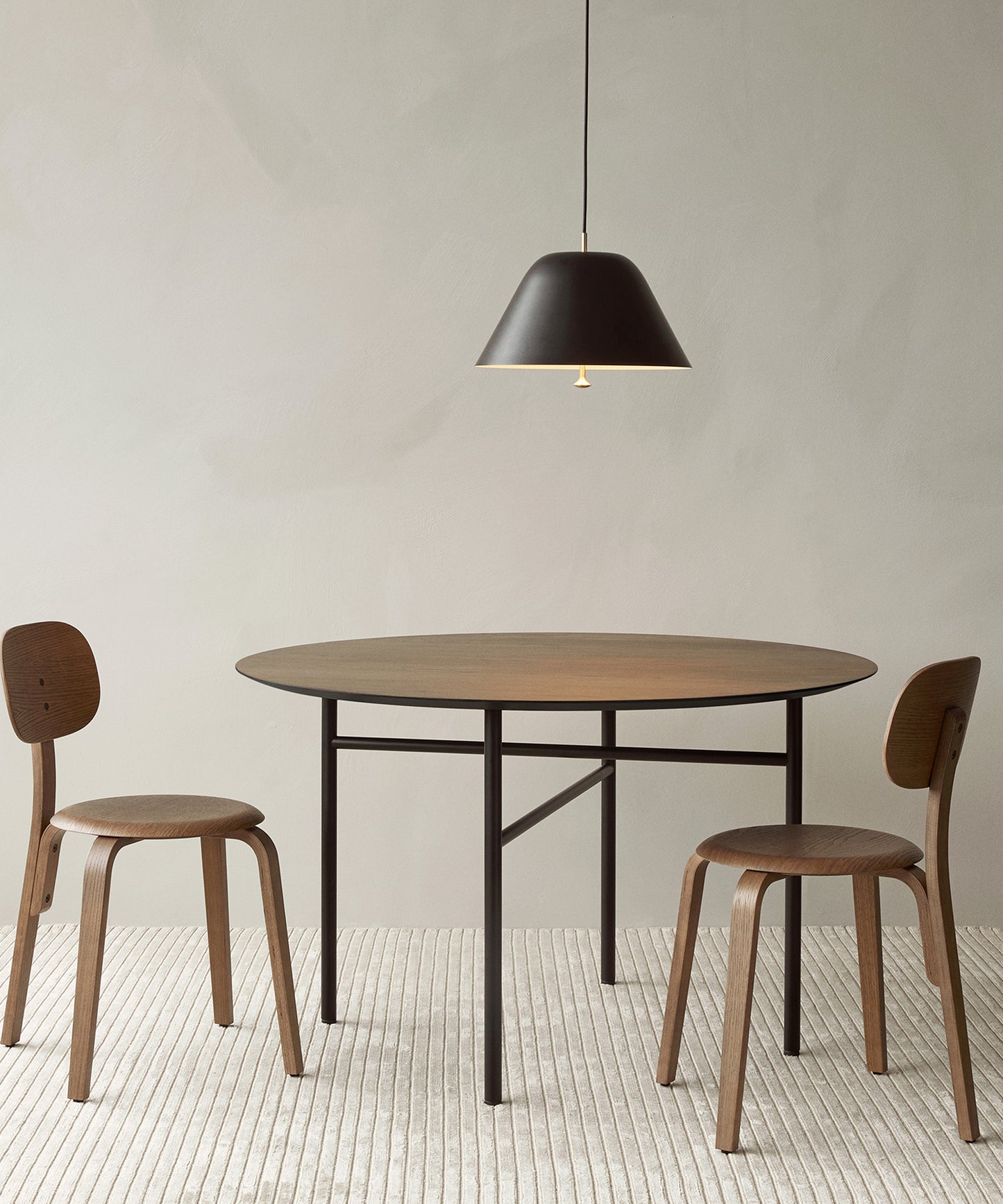 Snaregade Dining Table